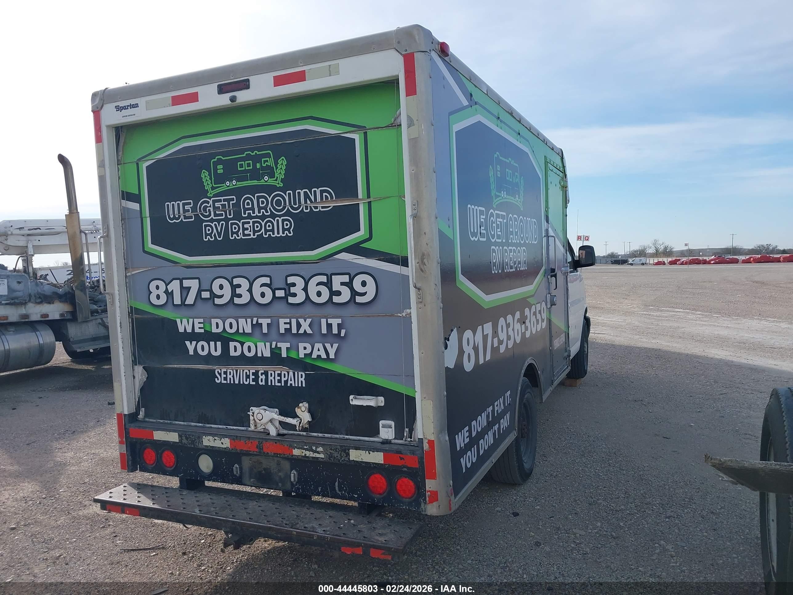 CHEVROLET EXPRESS image 4