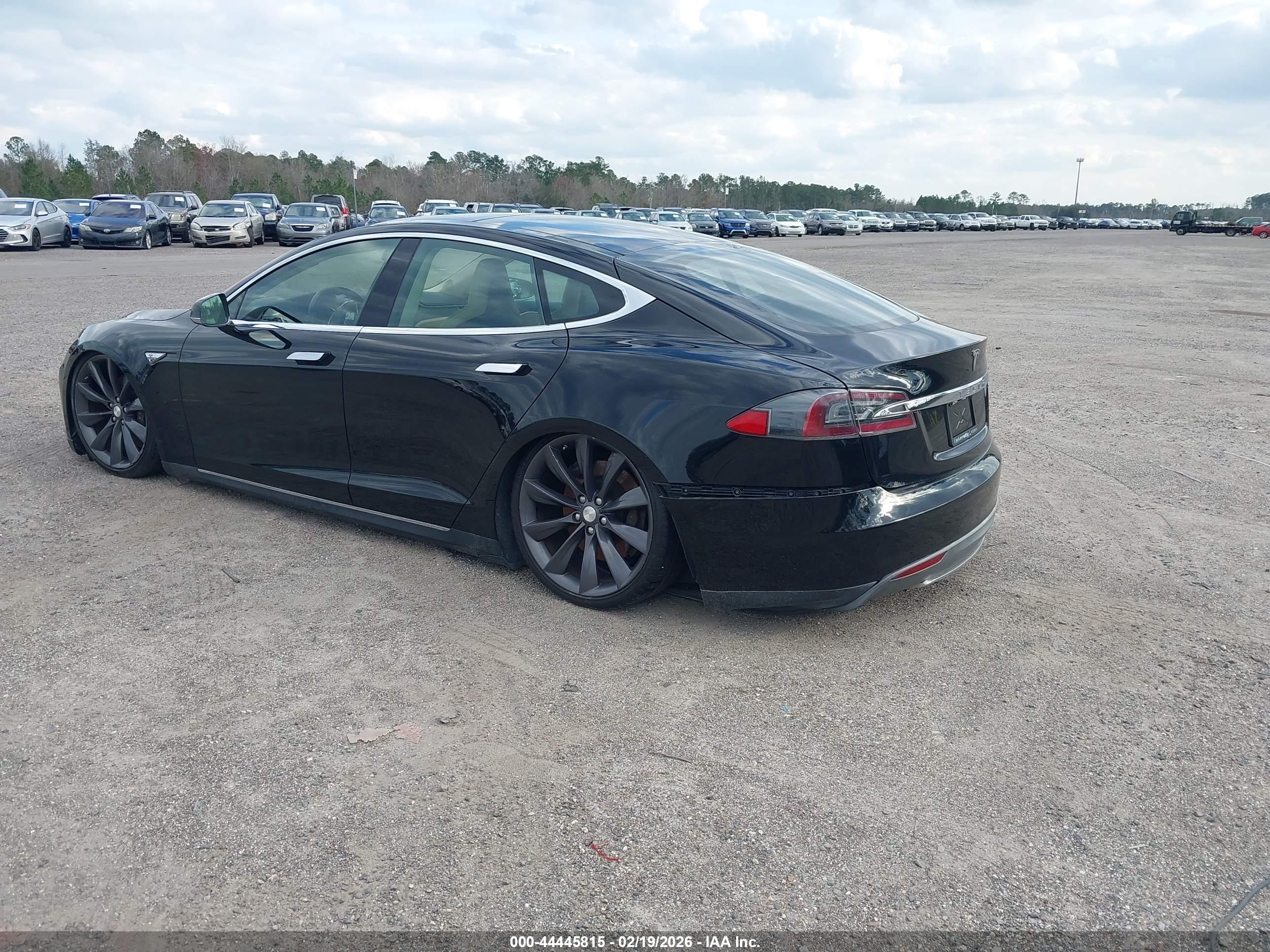 TESLA MODEL image 3