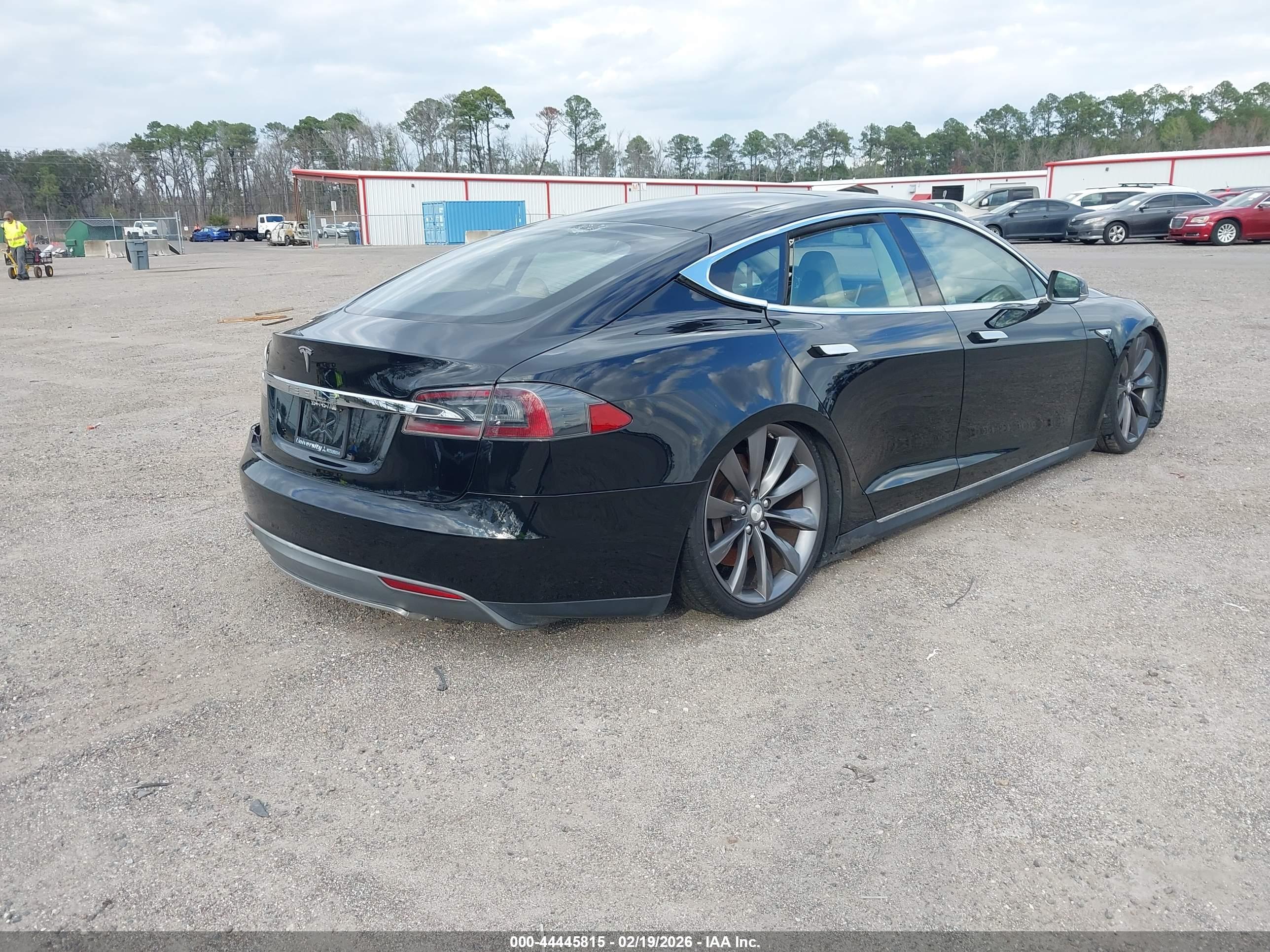 TESLA MODEL image 4