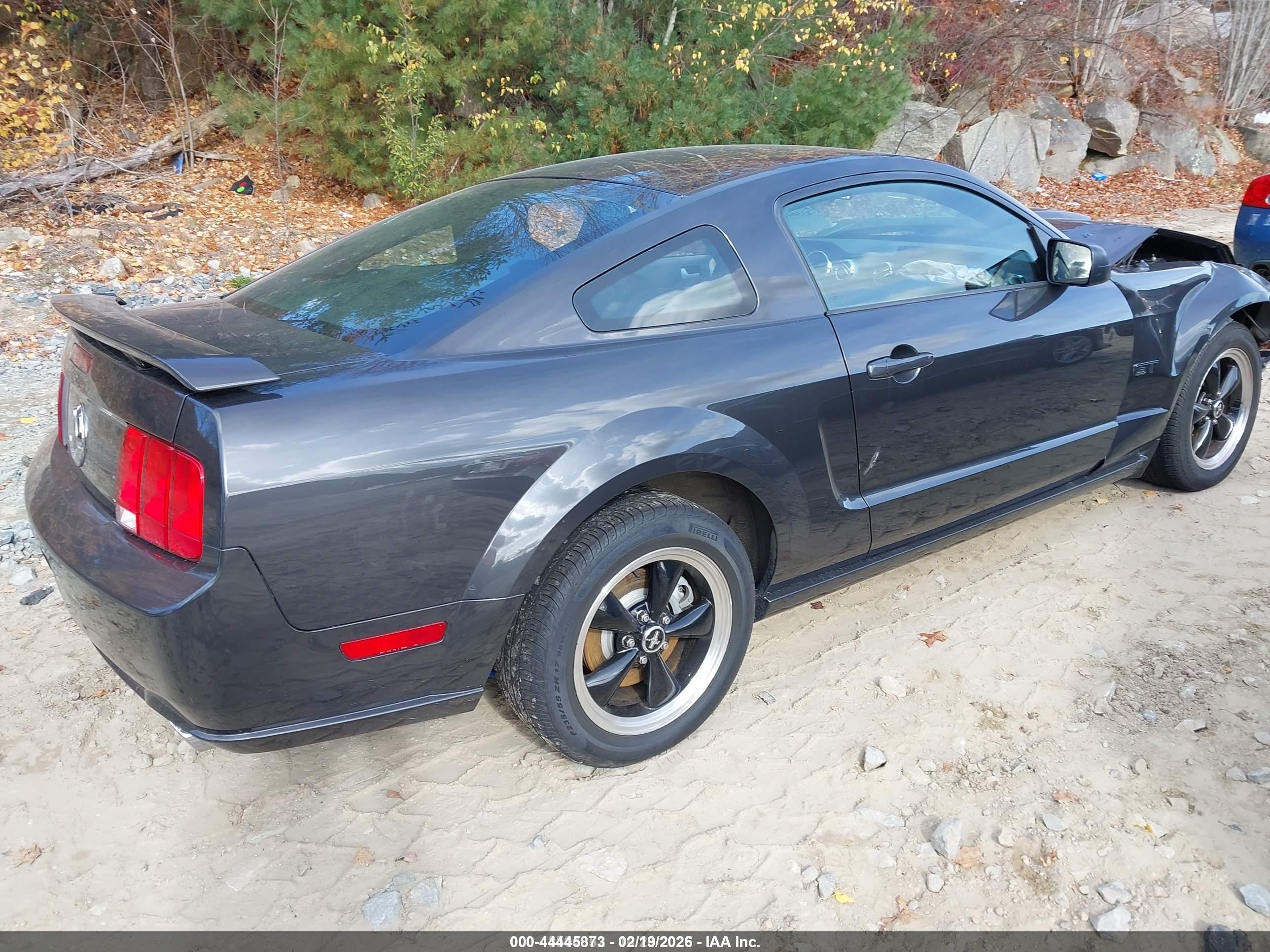 FORD MUSTANG image 4