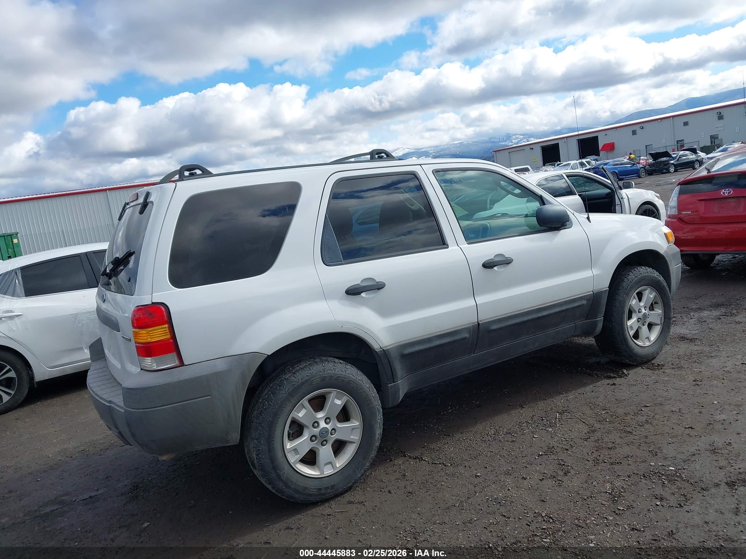 FORD ESCAPE image 4