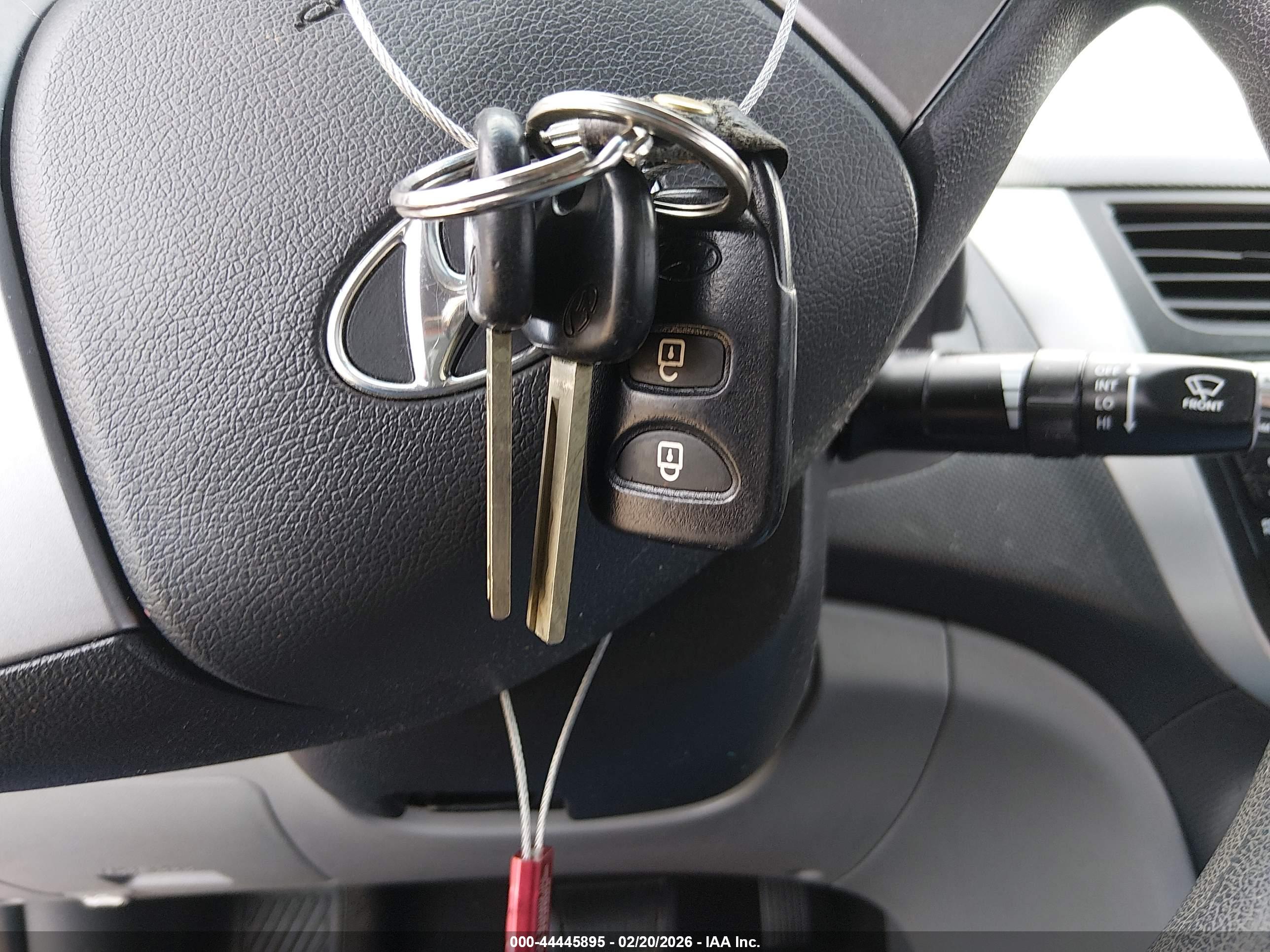 HYUNDAI ACCENT image 11