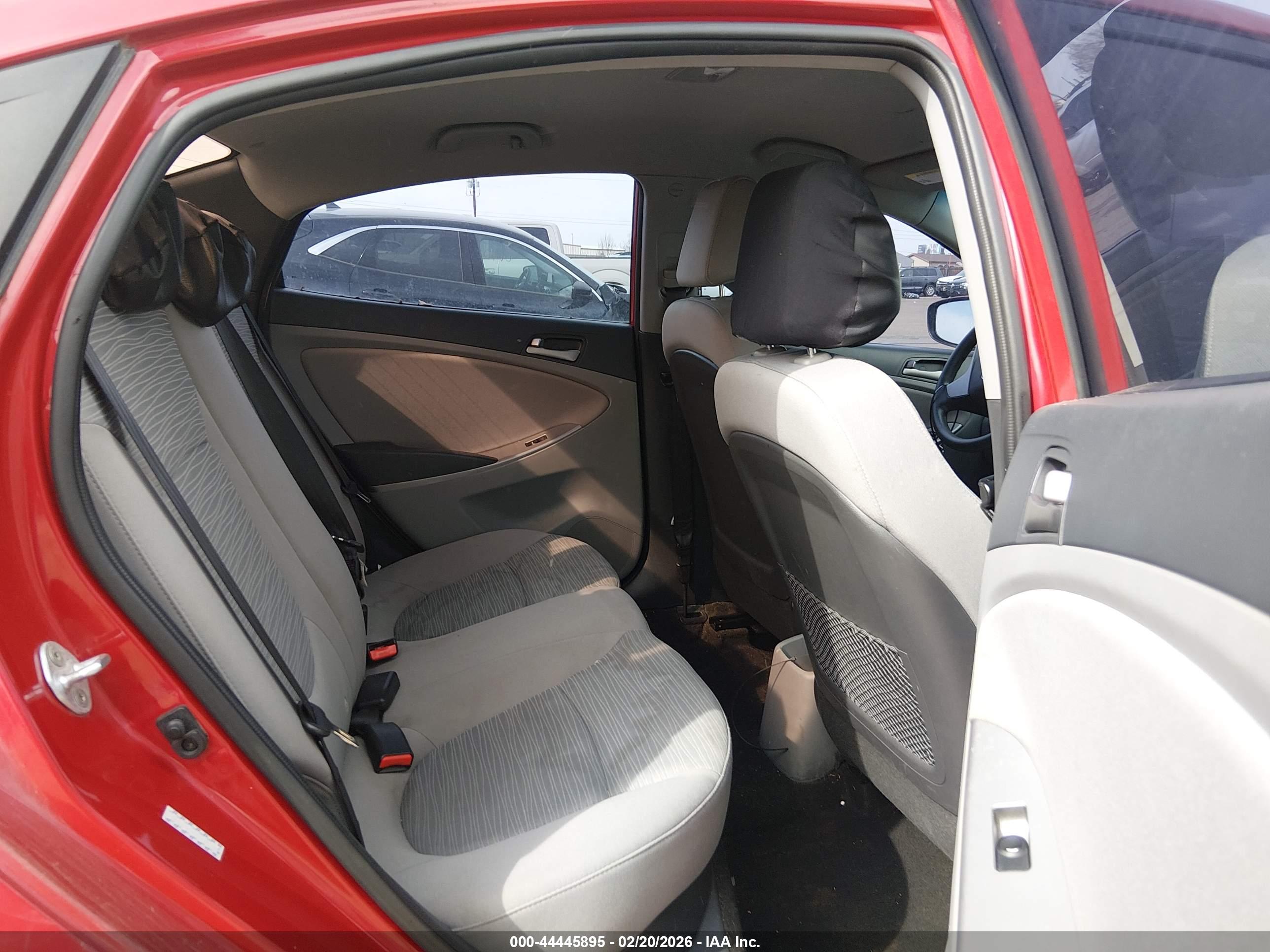 HYUNDAI ACCENT image 8