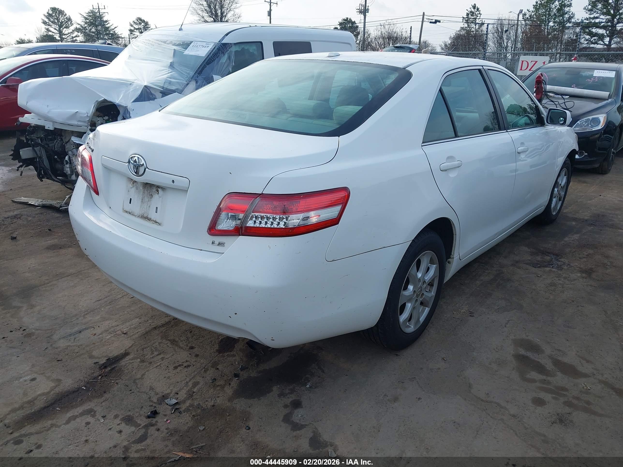 TOYOTA CAMRY image 4