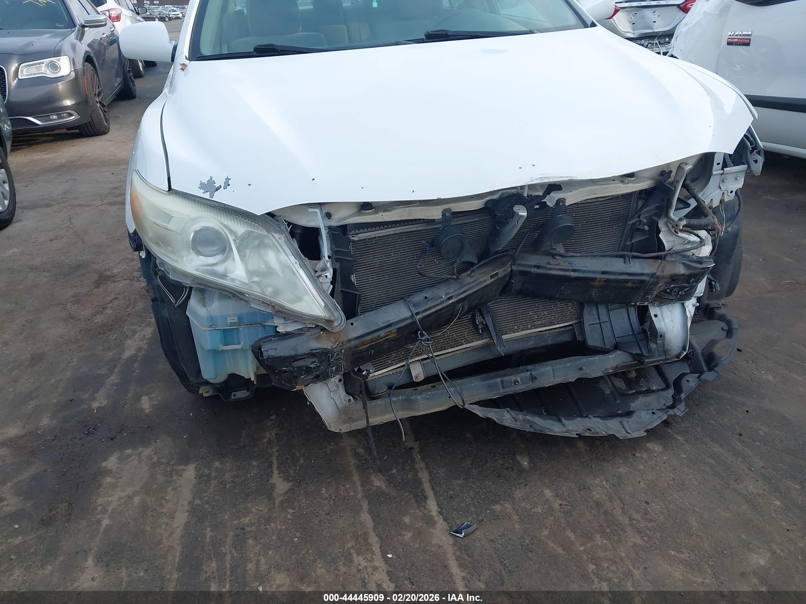 TOYOTA CAMRY image 6