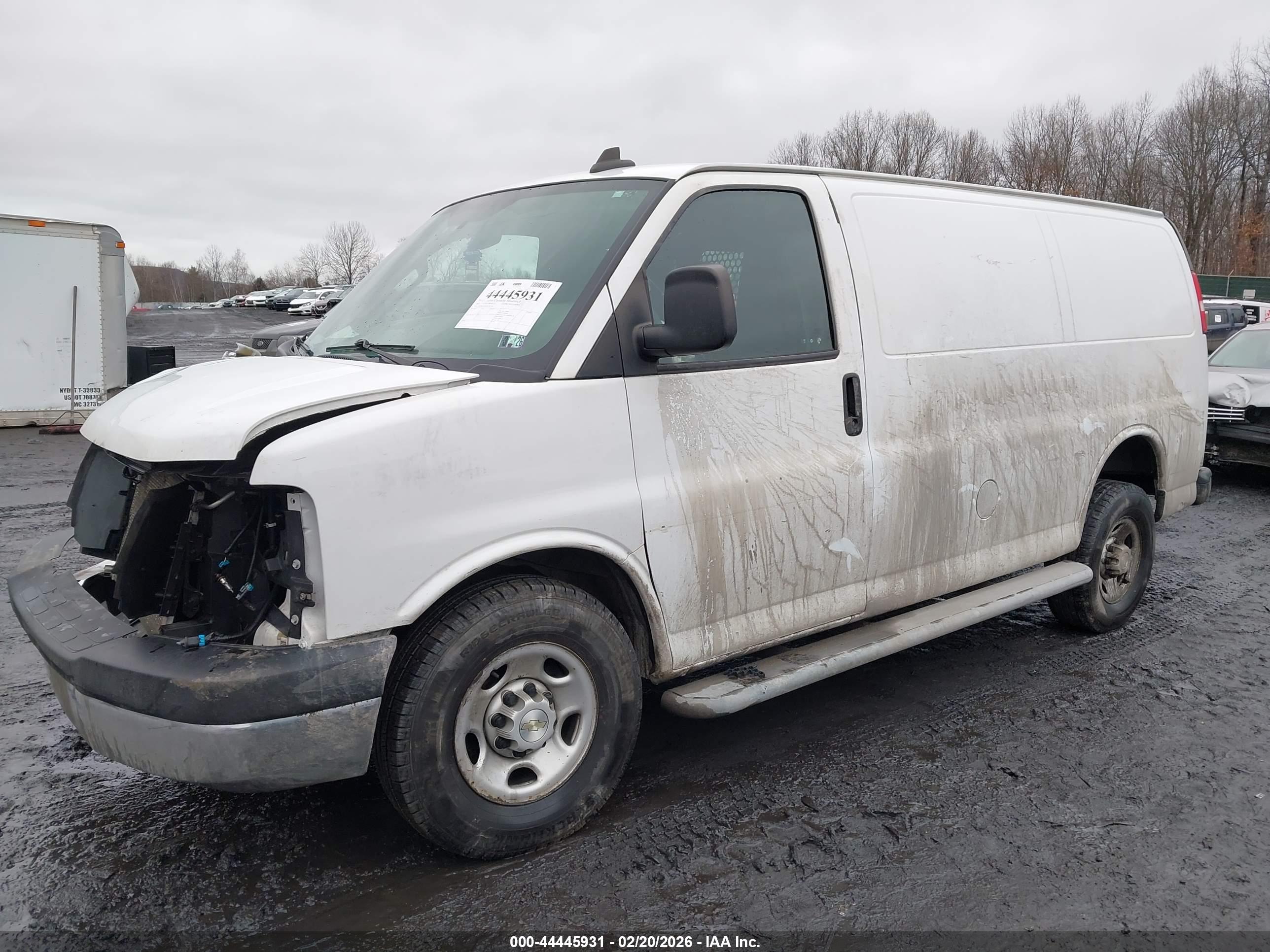 CHEVROLET EXPRESS image 2