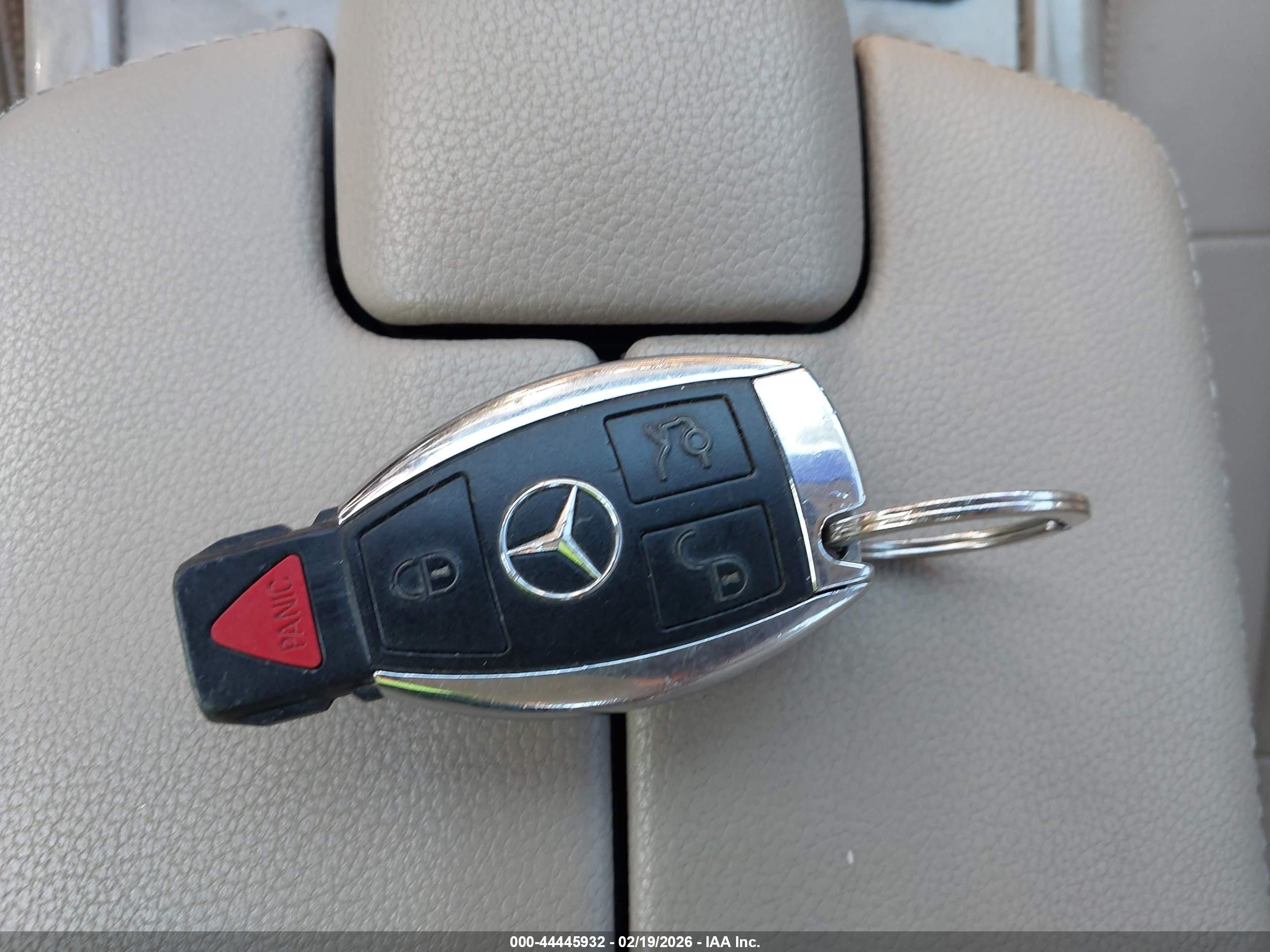 MERCEDES-BENZ E image 11