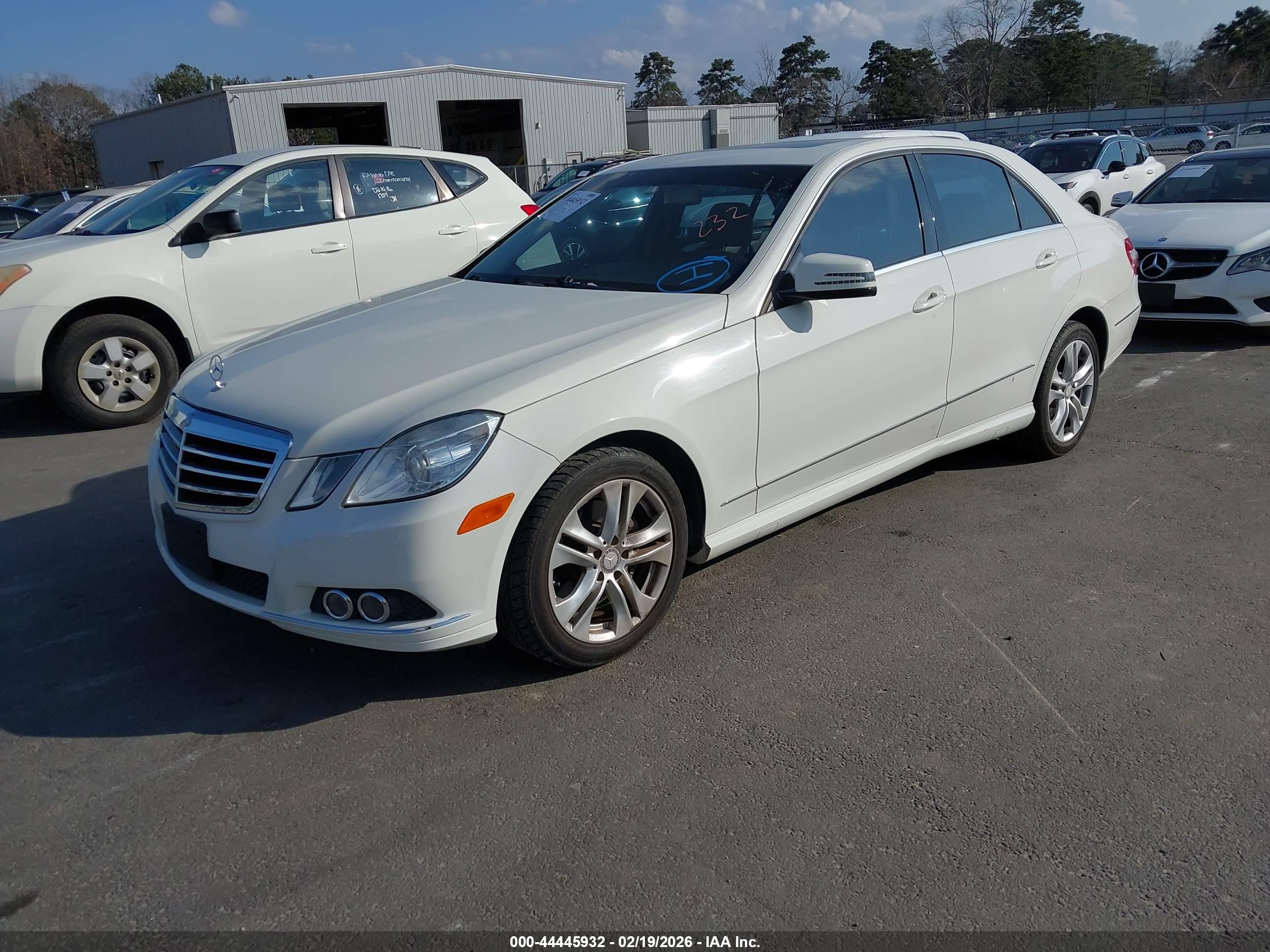 MERCEDES-BENZ E image 2