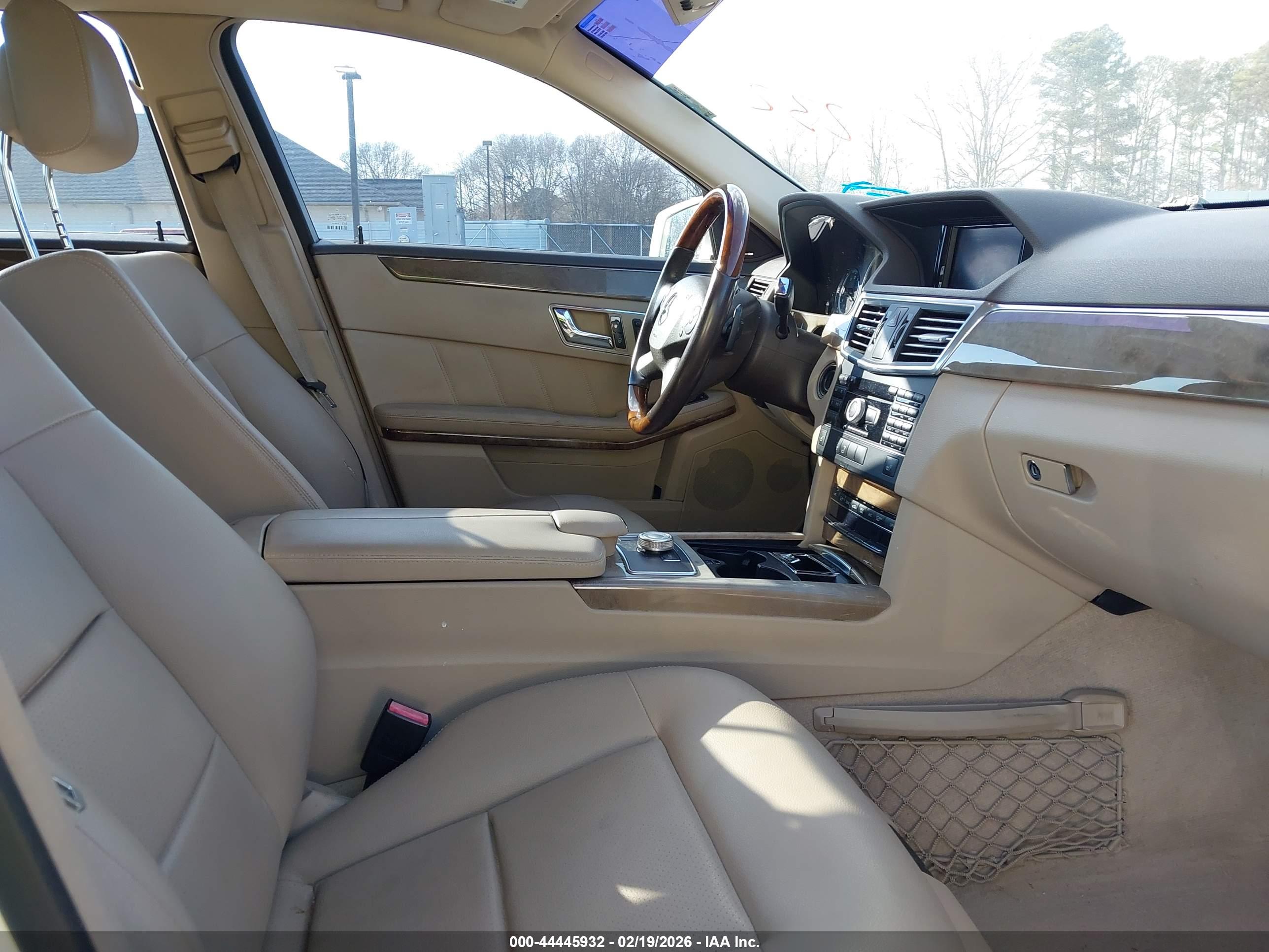 MERCEDES-BENZ E image 5