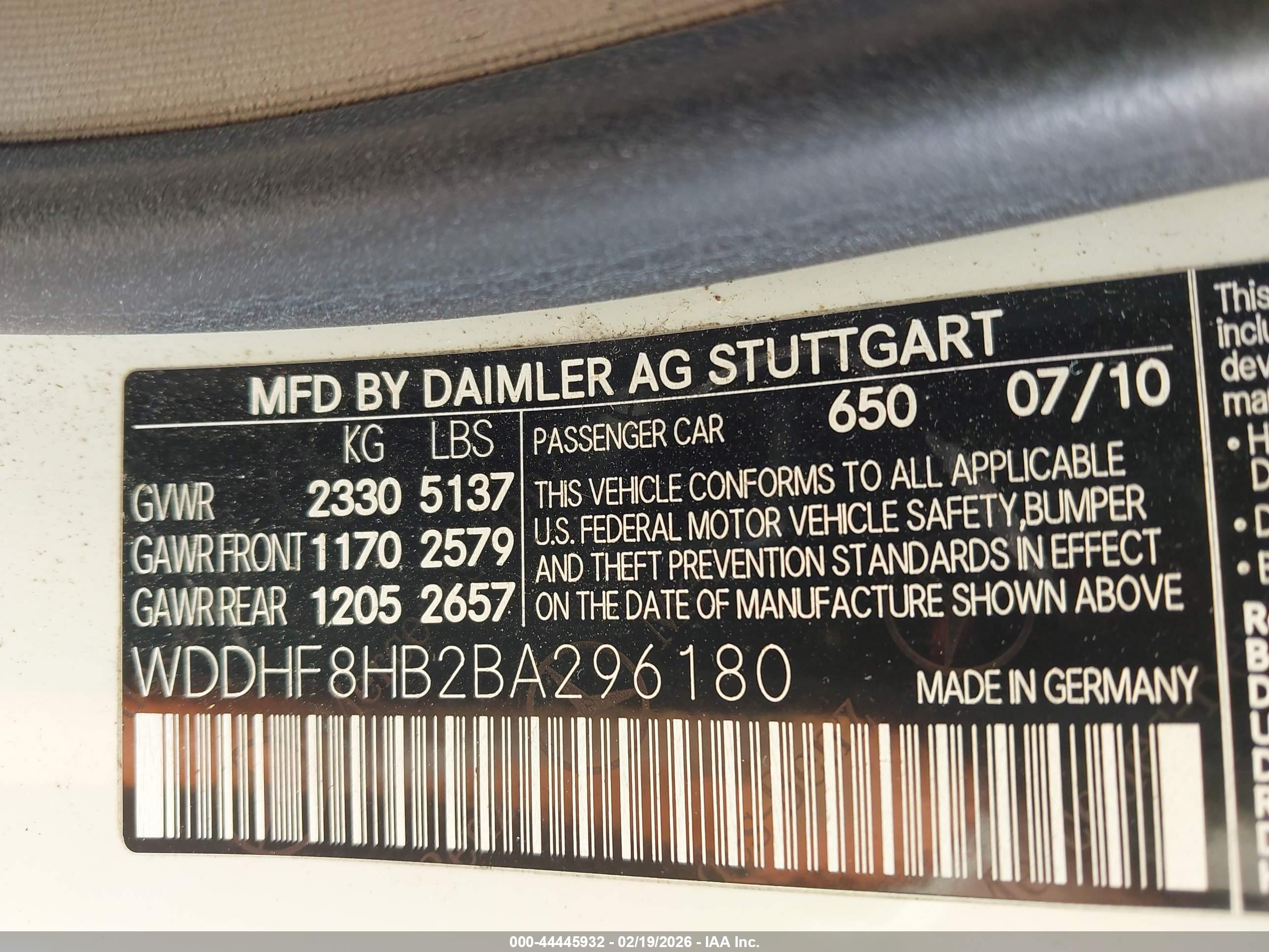 MERCEDES-BENZ E image 9