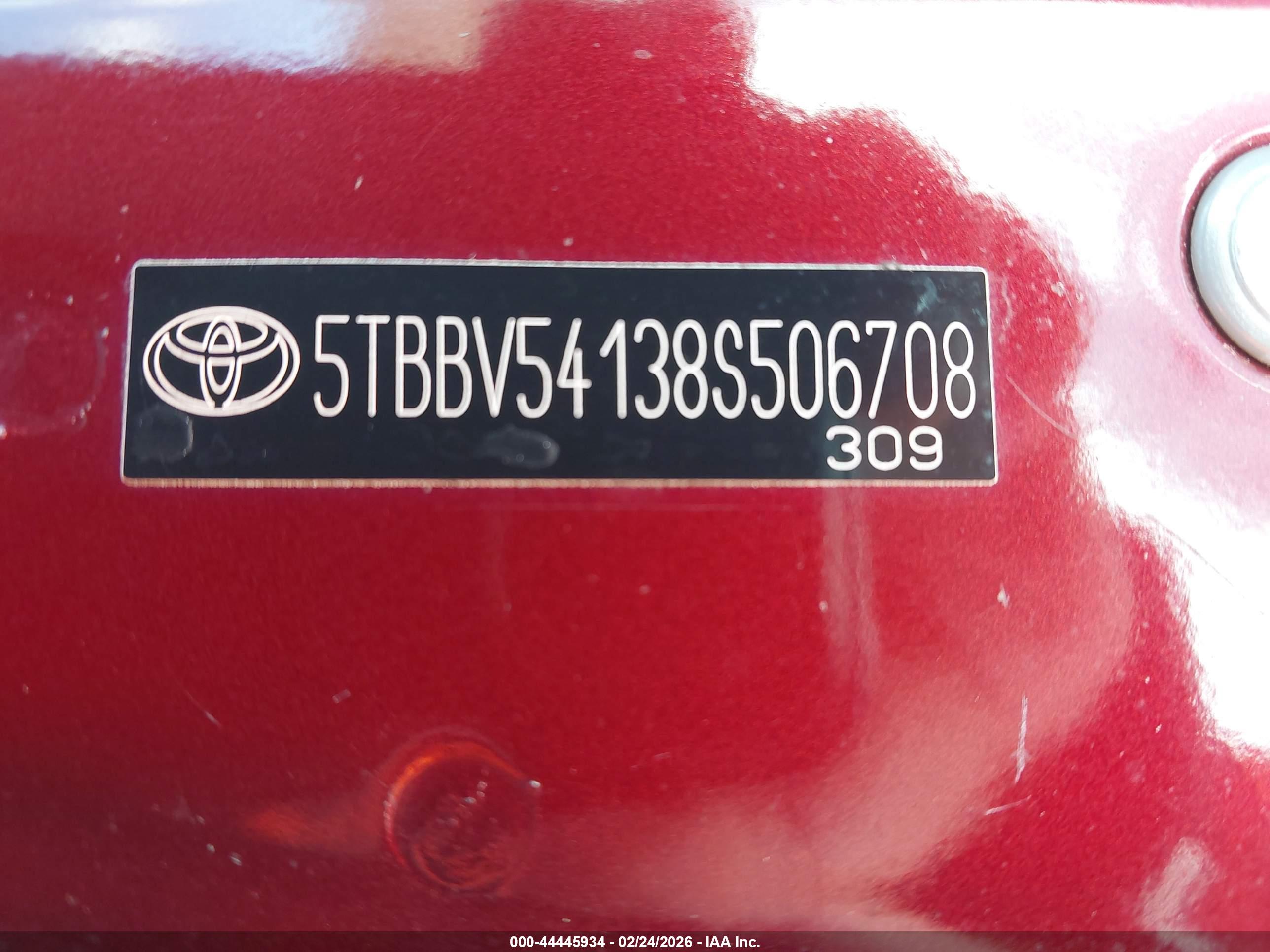 TOYOTA TUNDRA image 9