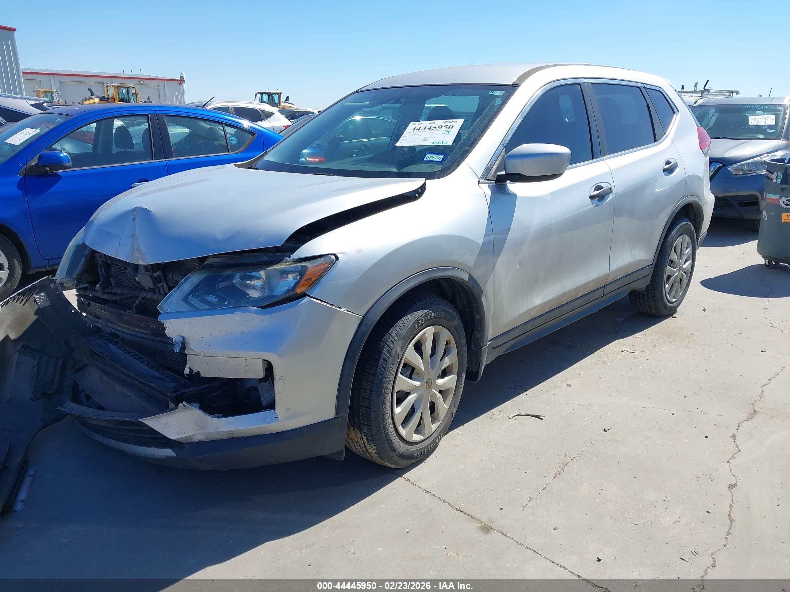 NISSAN ROGUE image 2