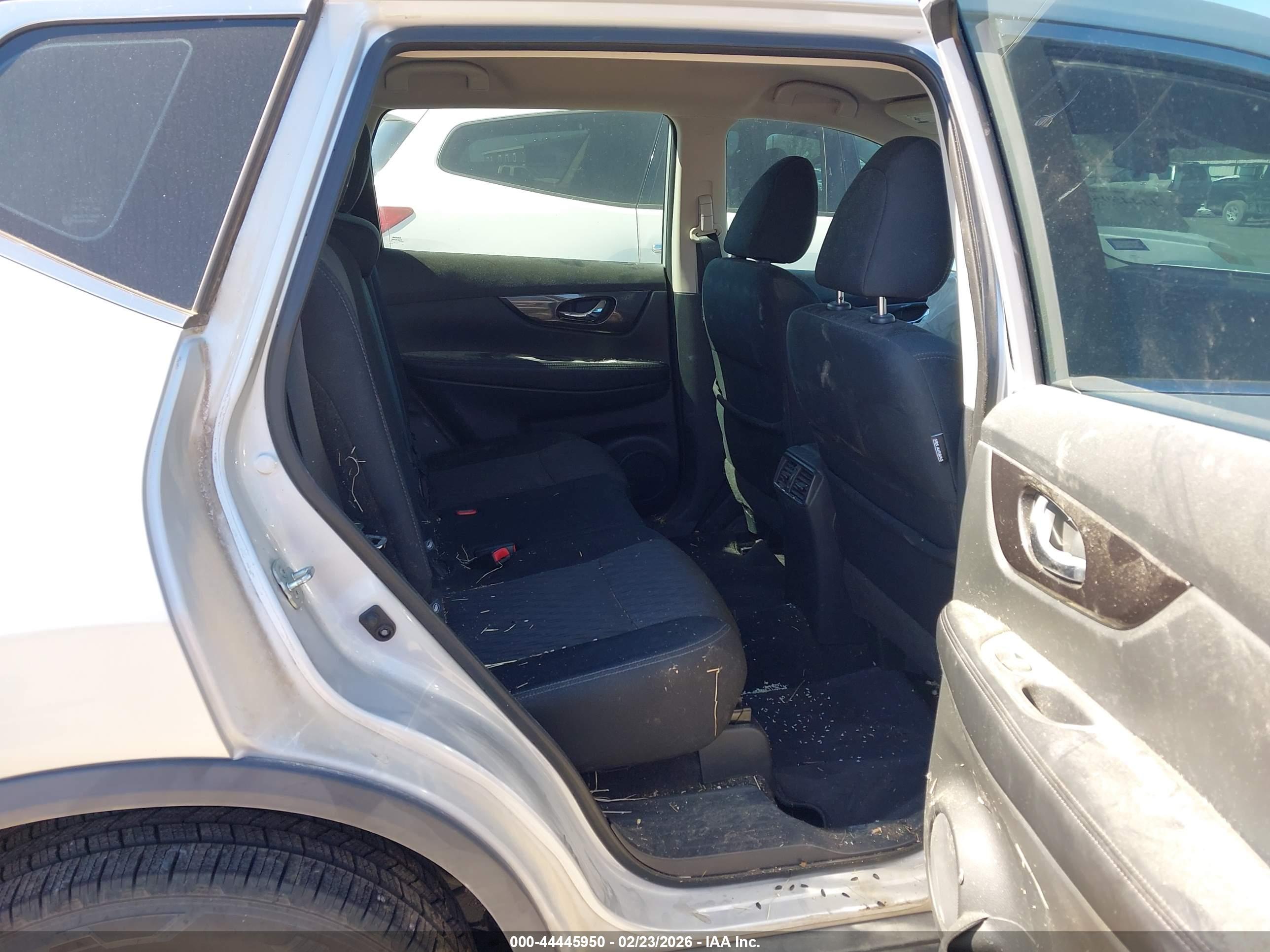 NISSAN ROGUE image 8