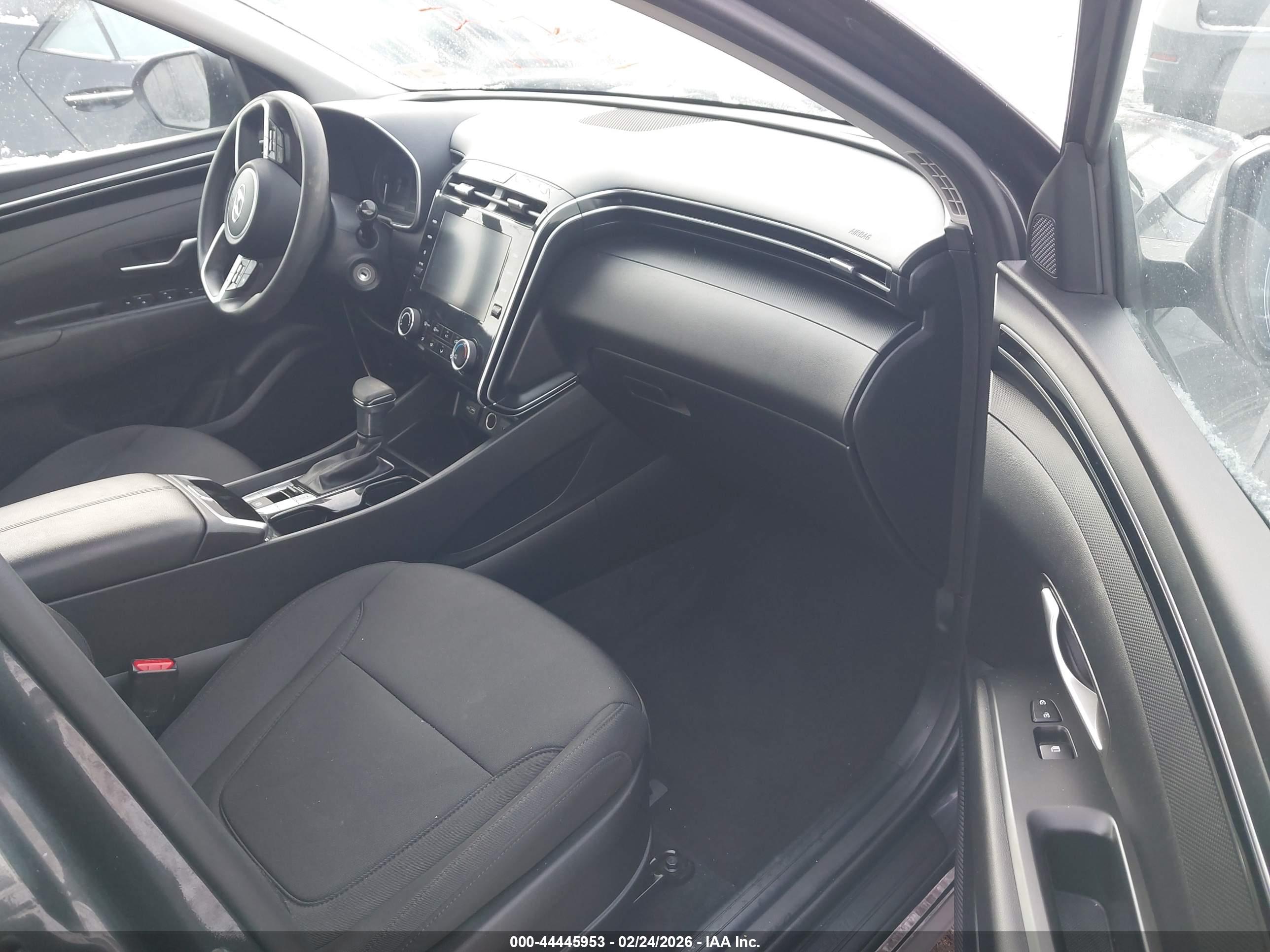 HYUNDAI TUCSON image 5