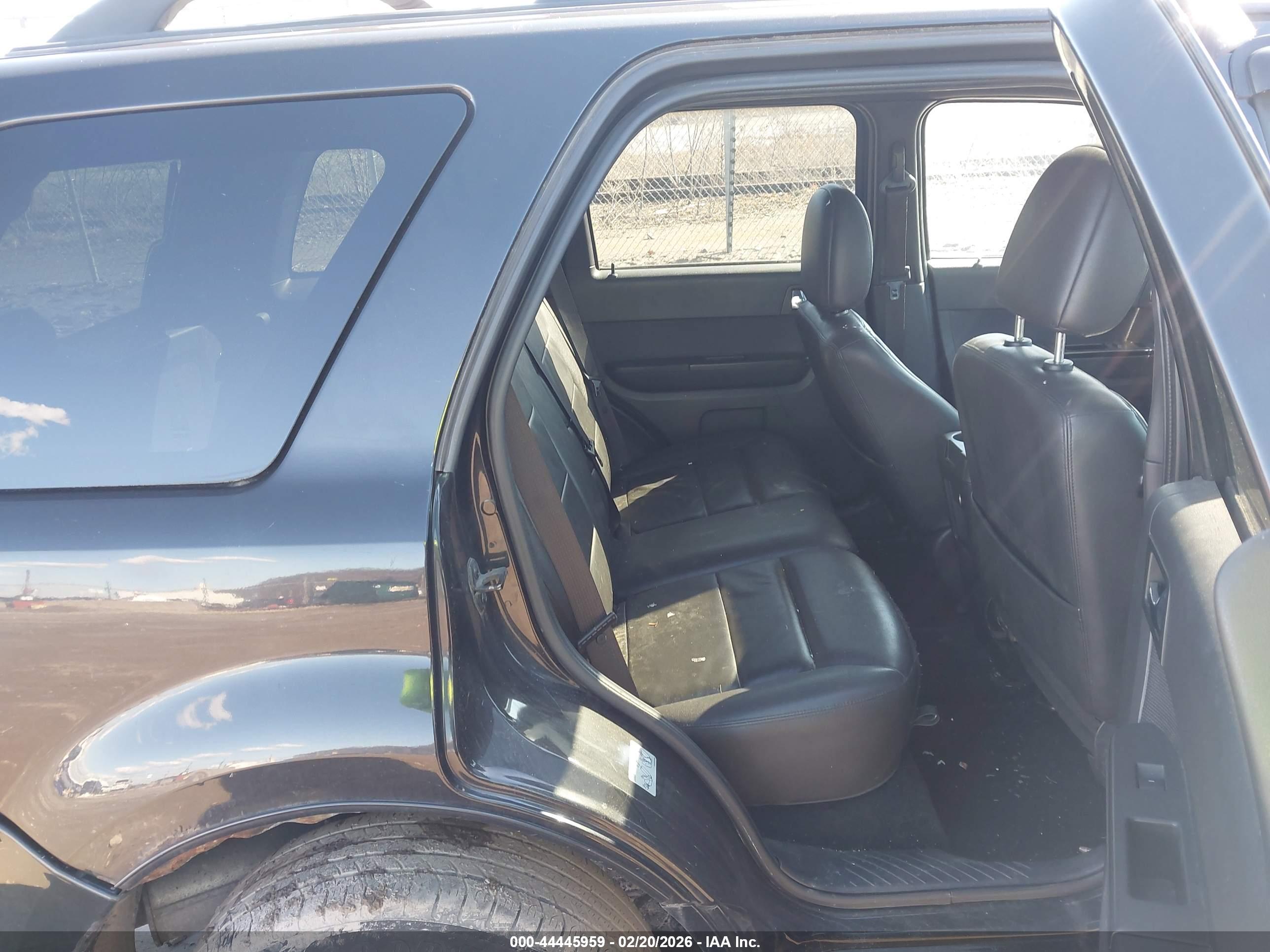 FORD ESCAPE image 8