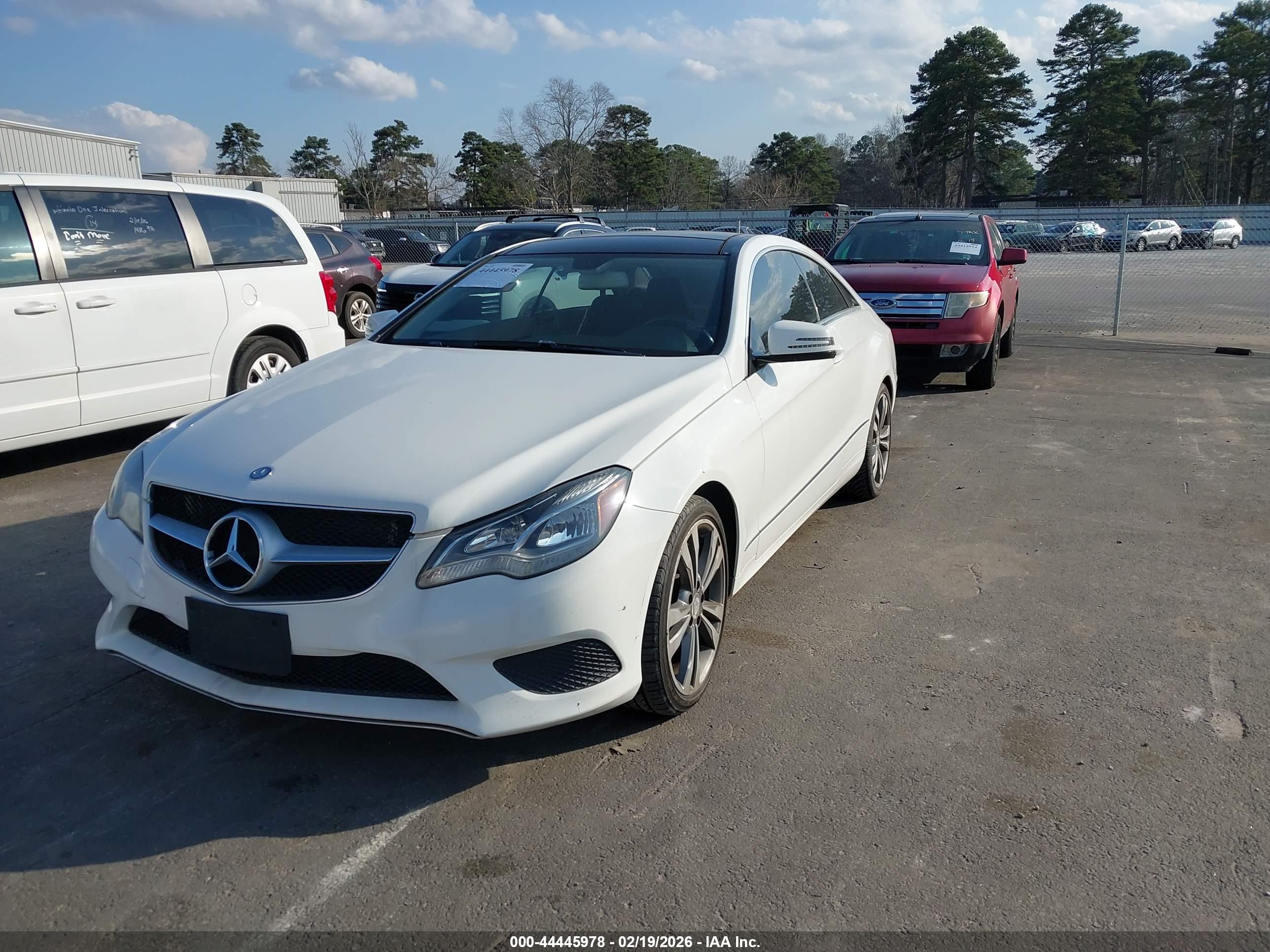 MERCEDES-BENZ E image 2