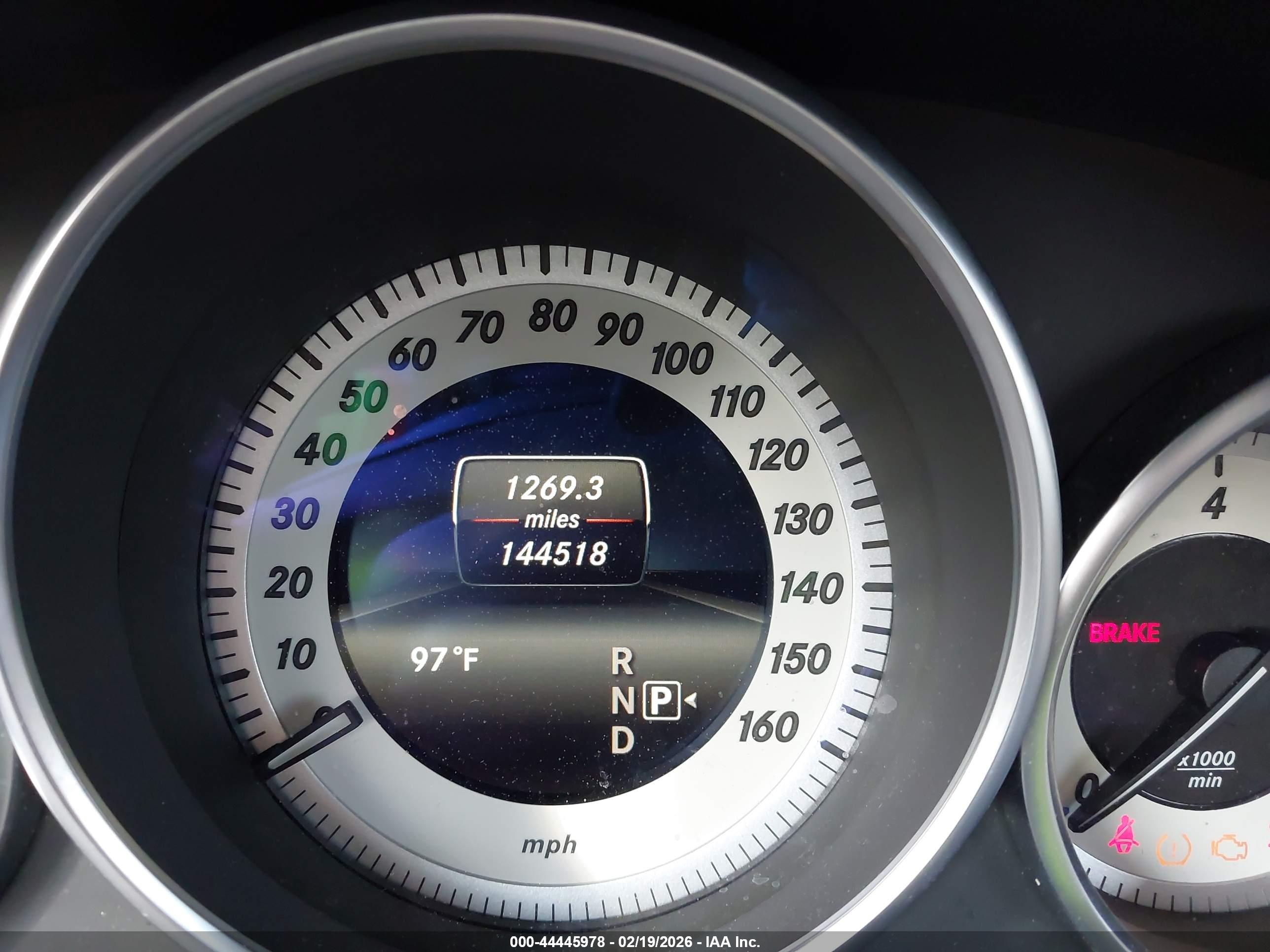 MERCEDES-BENZ E image 7