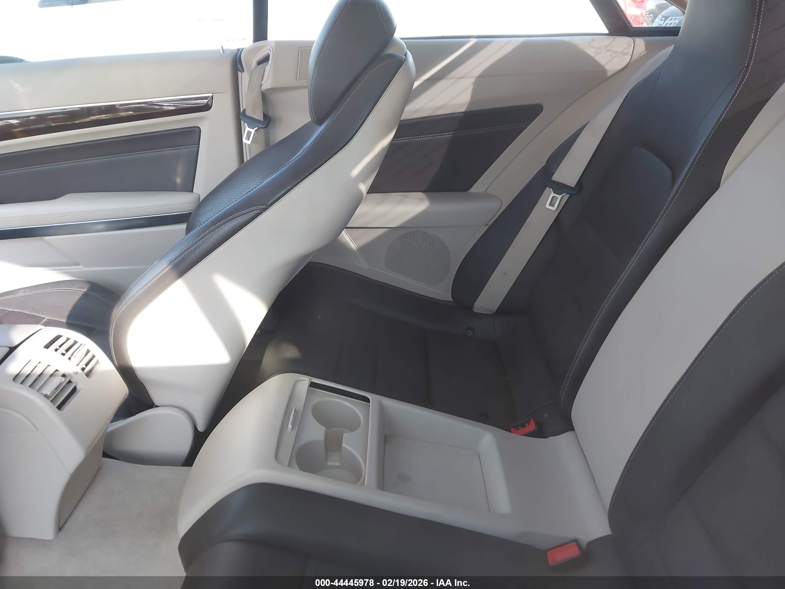 MERCEDES-BENZ E image 8