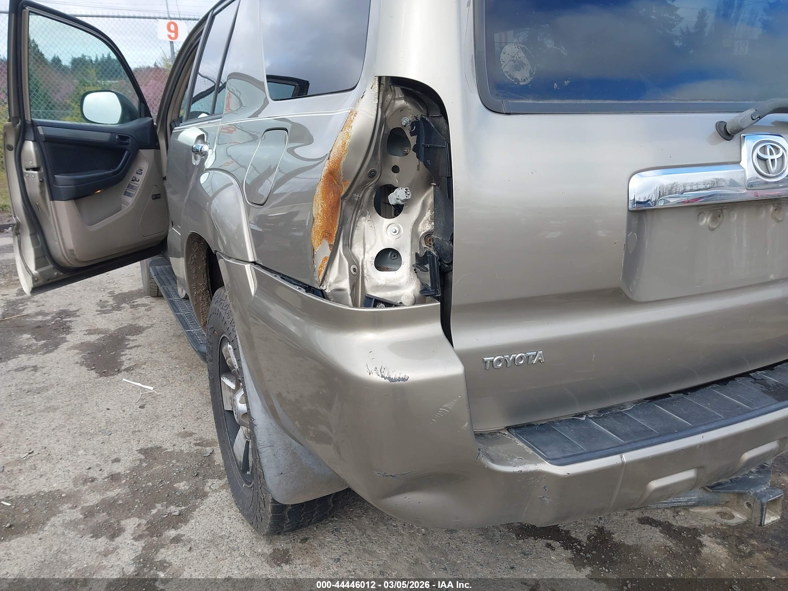 TOYOTA 4RUNNER image 6
