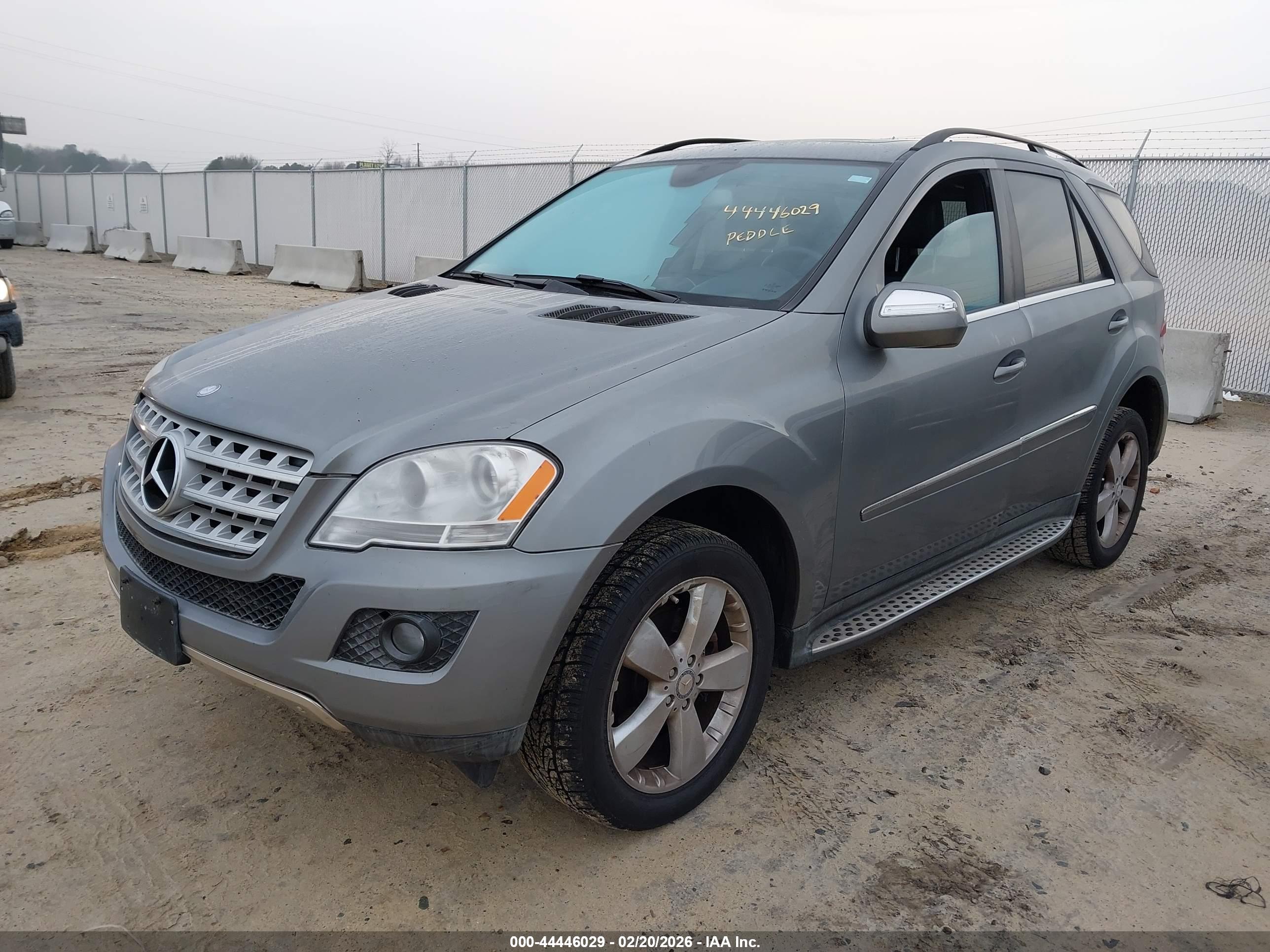 MERCEDES-BENZ ML image 2