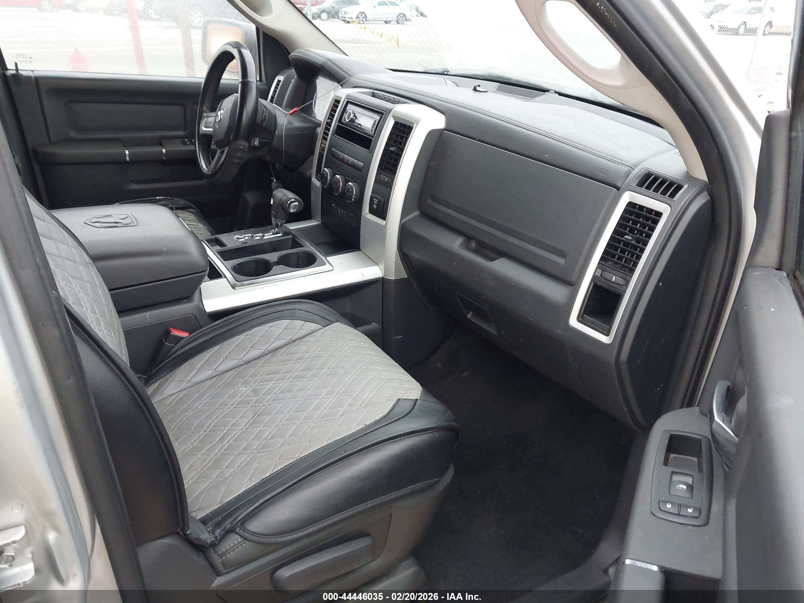 DODGE RAM image 5
