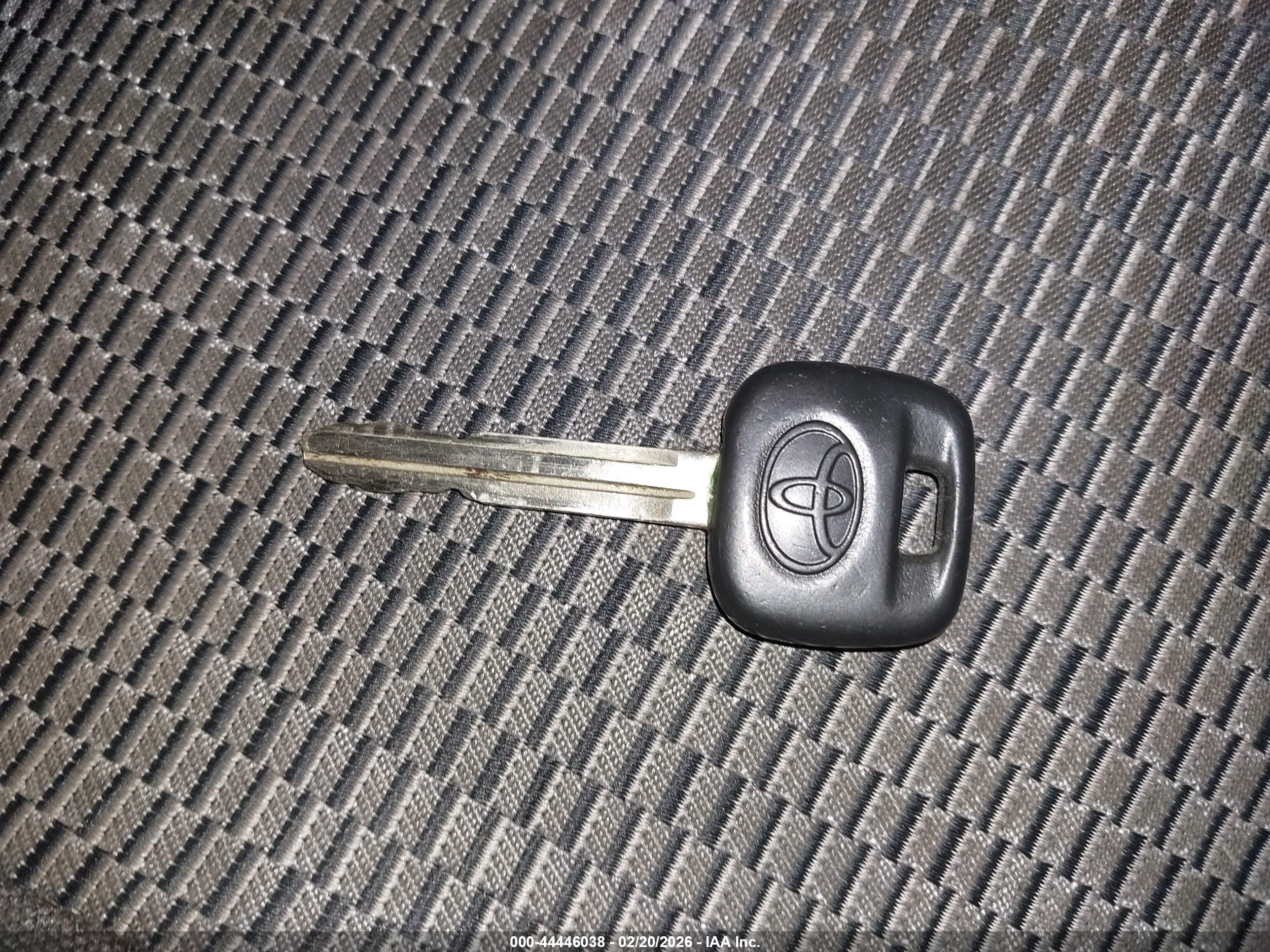 TOYOTA RAV4 image 11