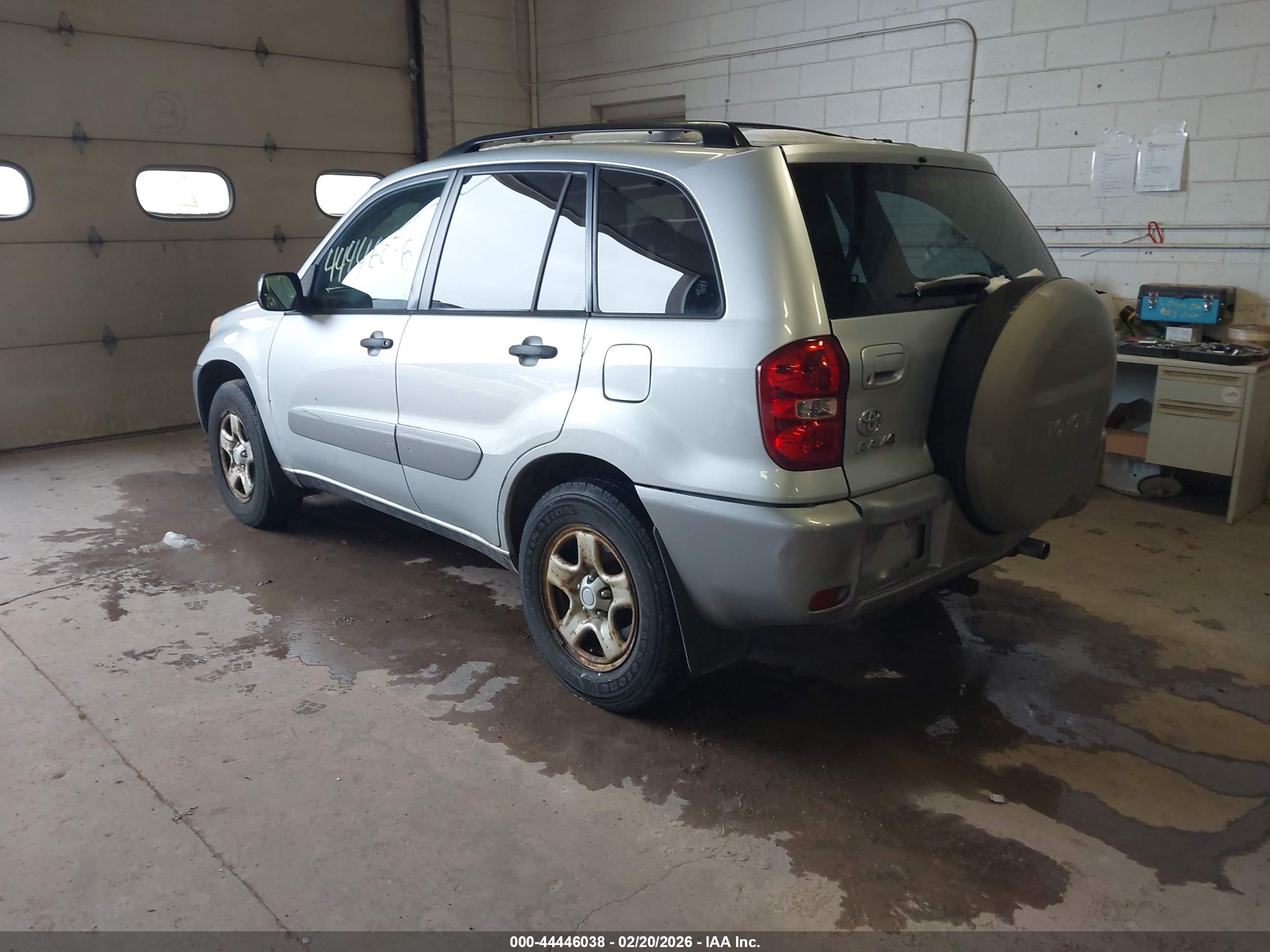 TOYOTA RAV4 image 3