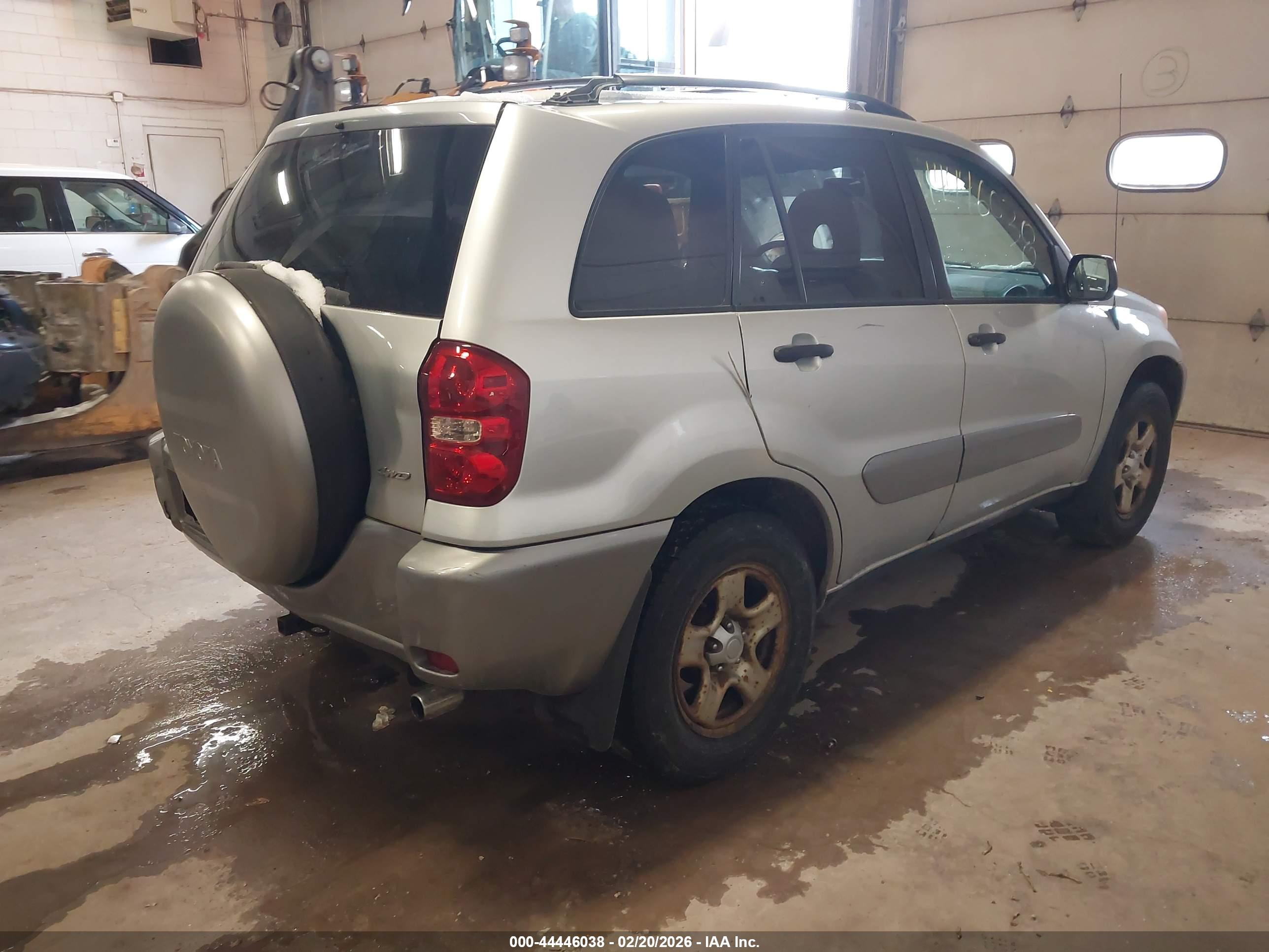 TOYOTA RAV4 image 4