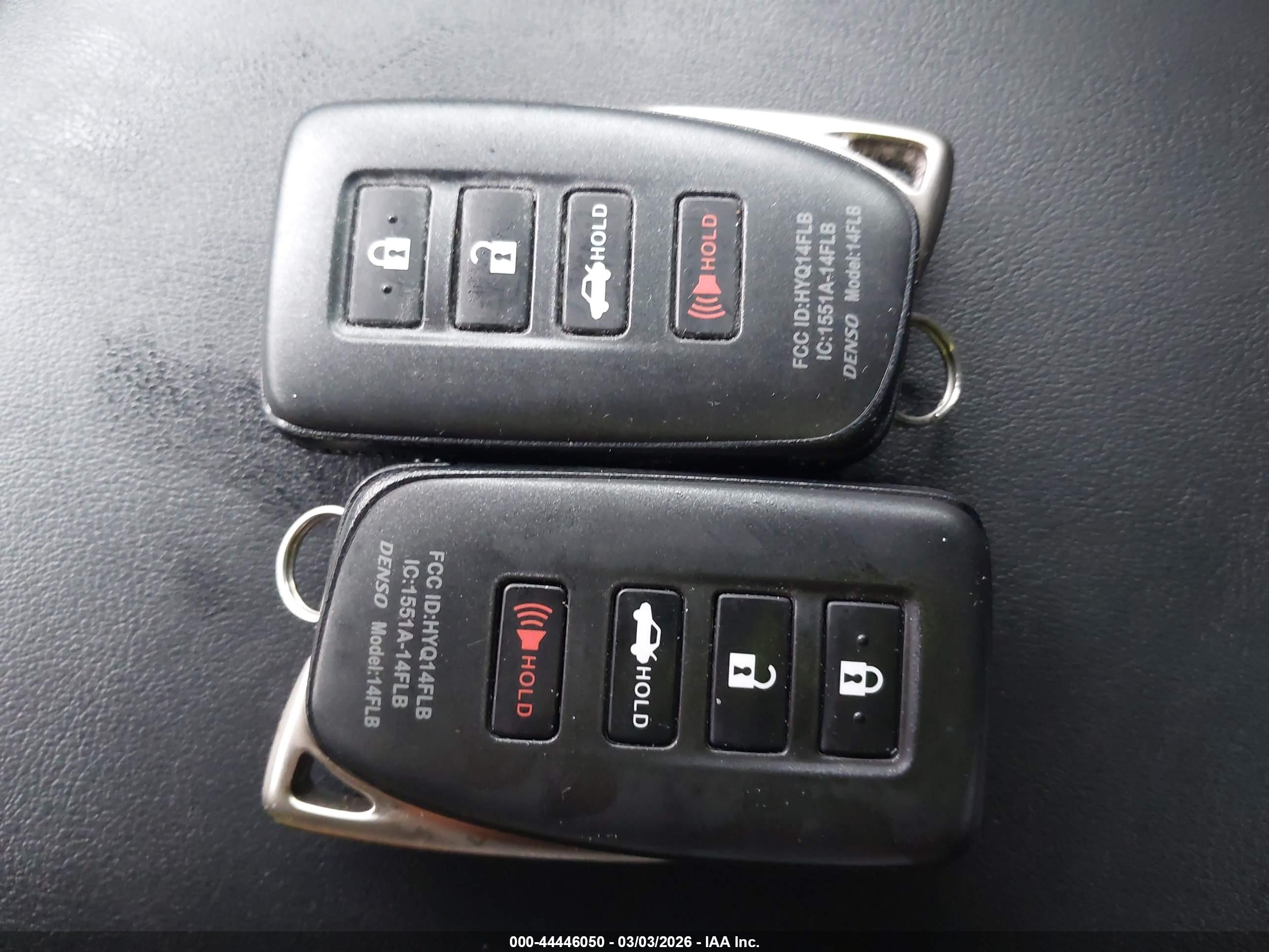LEXUS IS image 11
