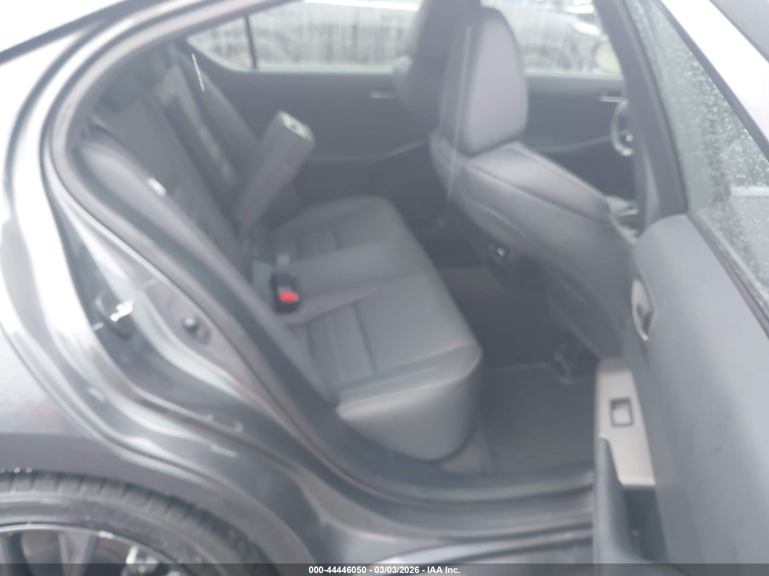 LEXUS IS image 8