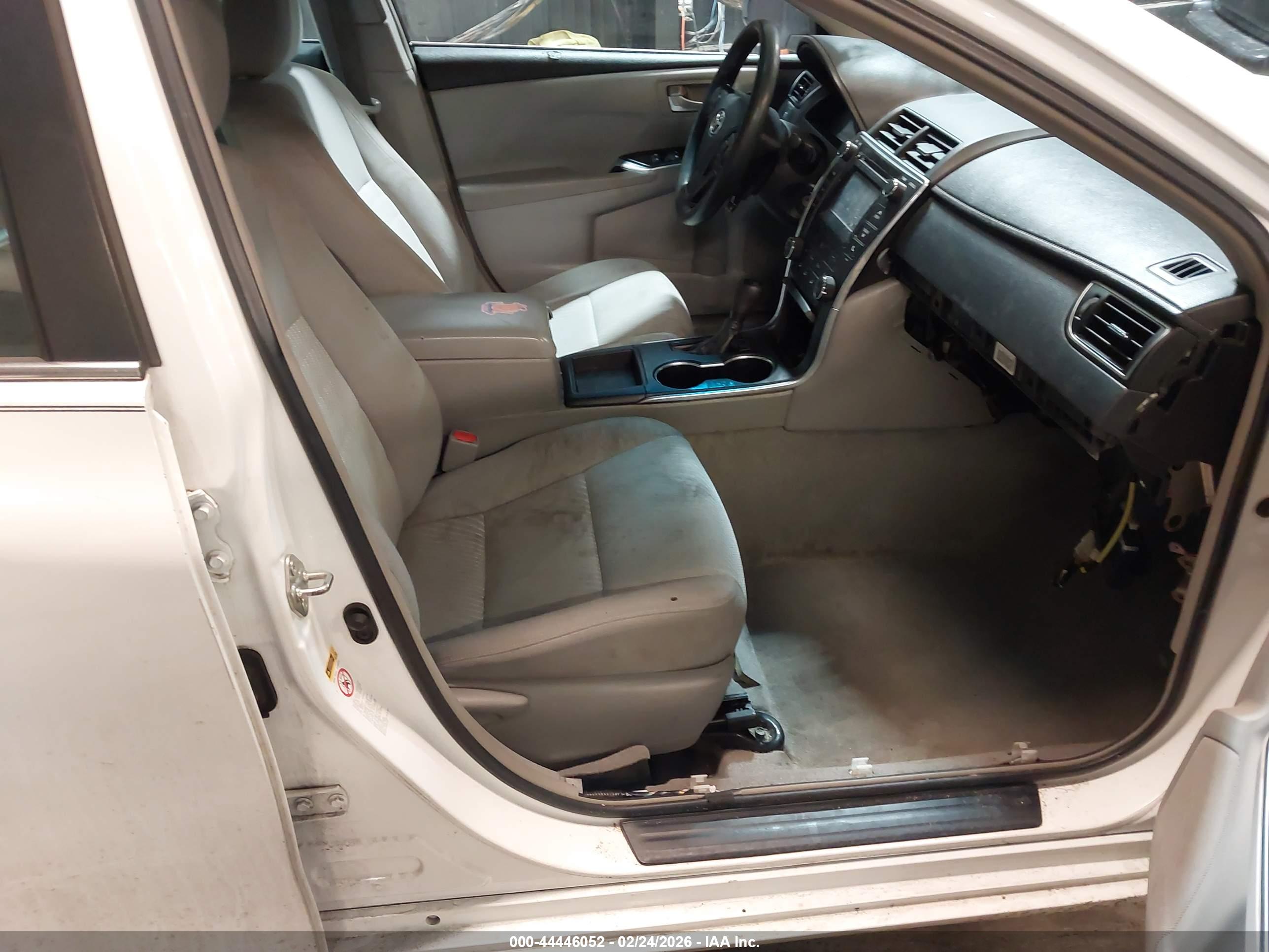 TOYOTA CAMRY image 5