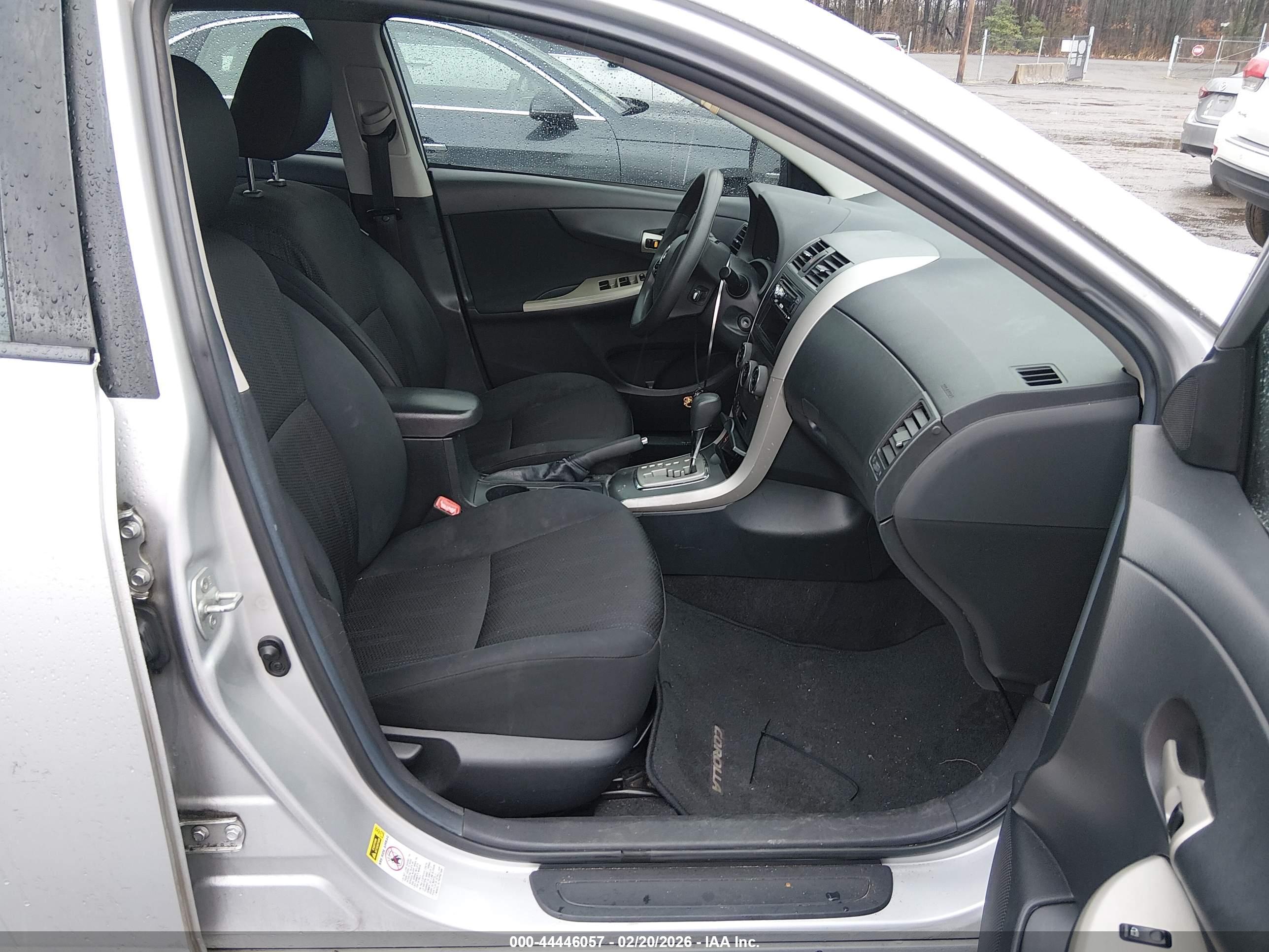 TOYOTA COROLLA image 5