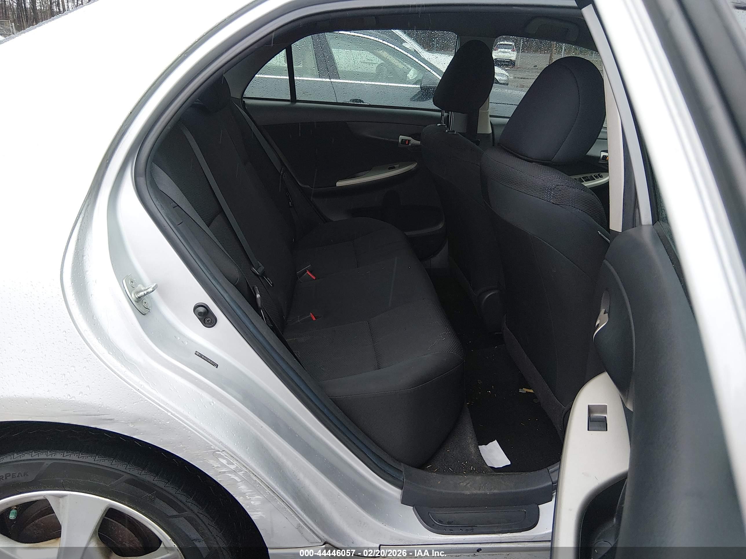 TOYOTA COROLLA image 8