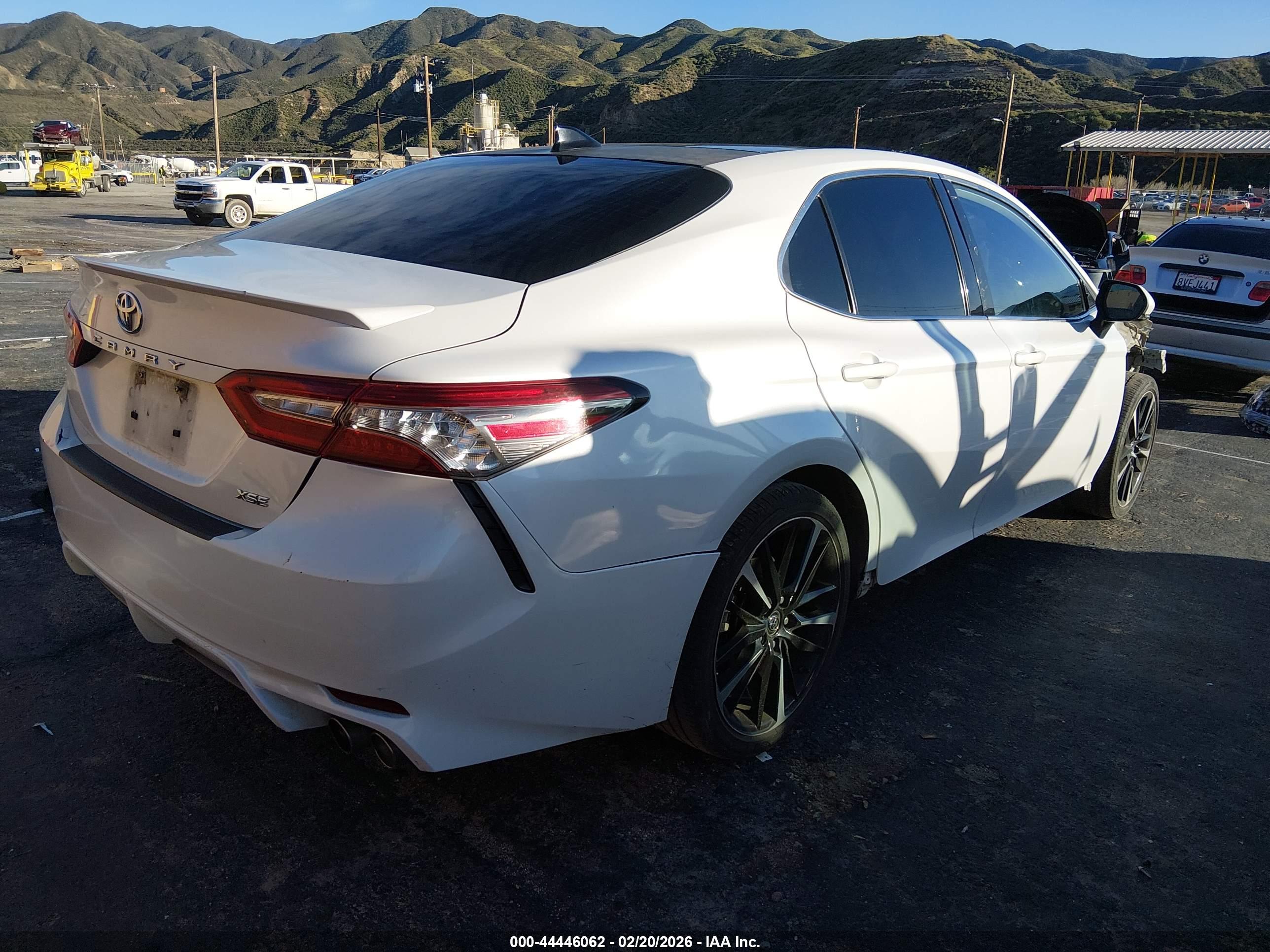 TOYOTA CAMRY image 4