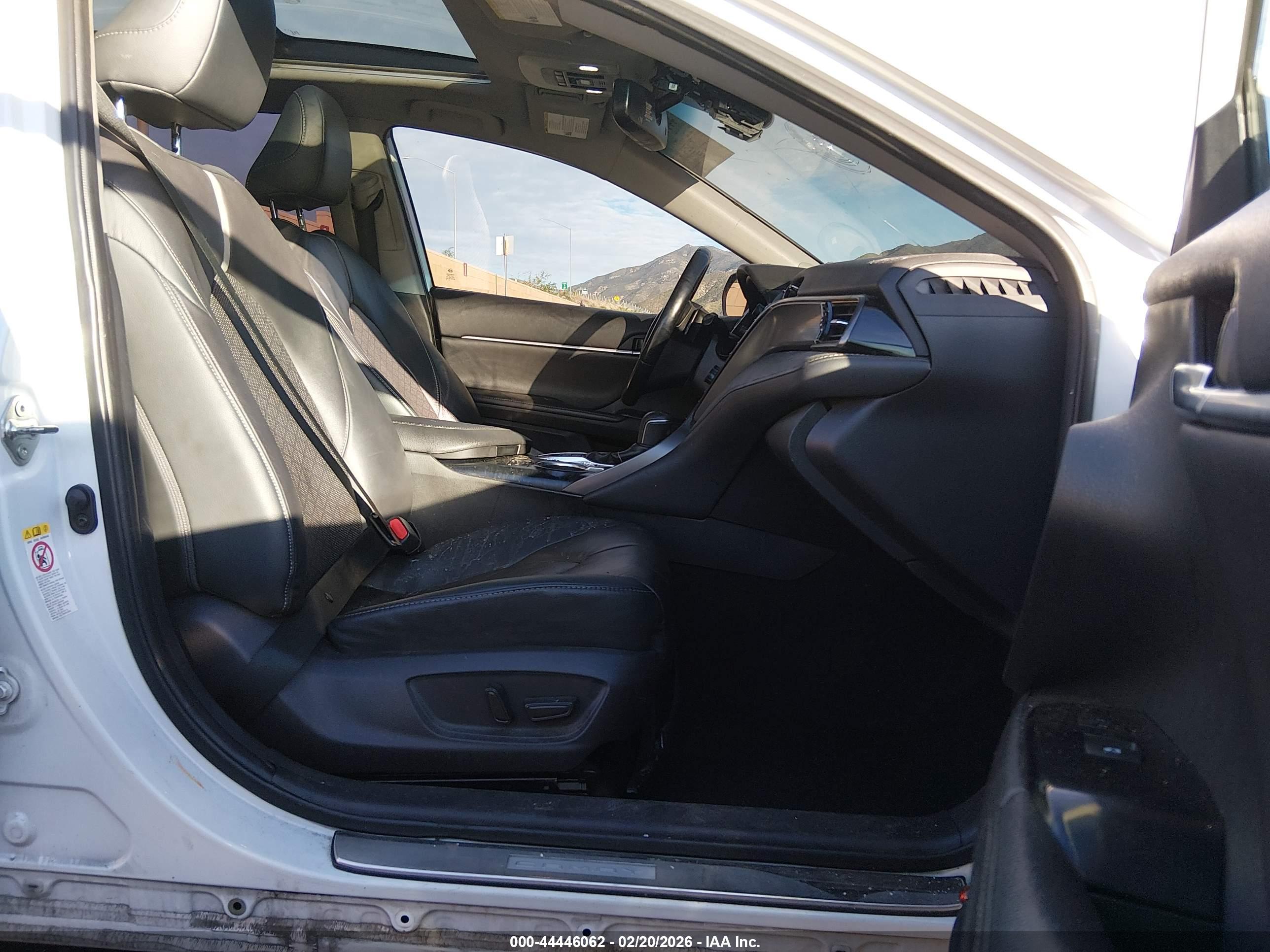 TOYOTA CAMRY image 5
