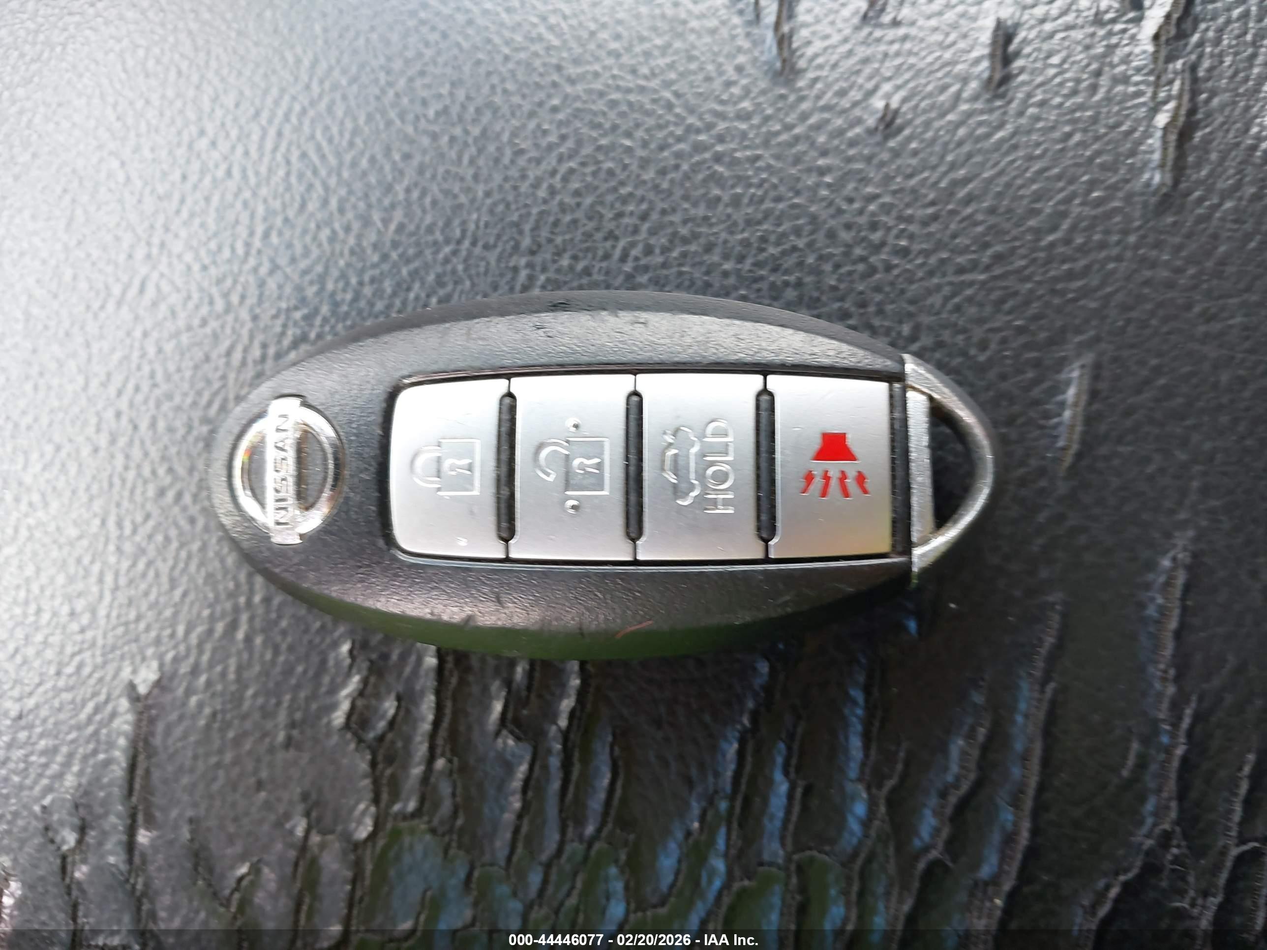 NISSAN MAXIMA image 11