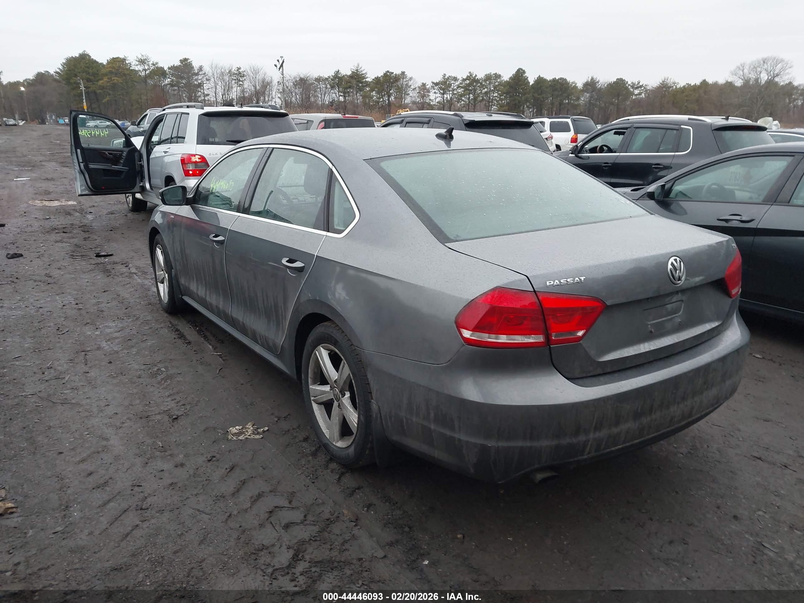 VOLKSWAGEN PASSAT image 3