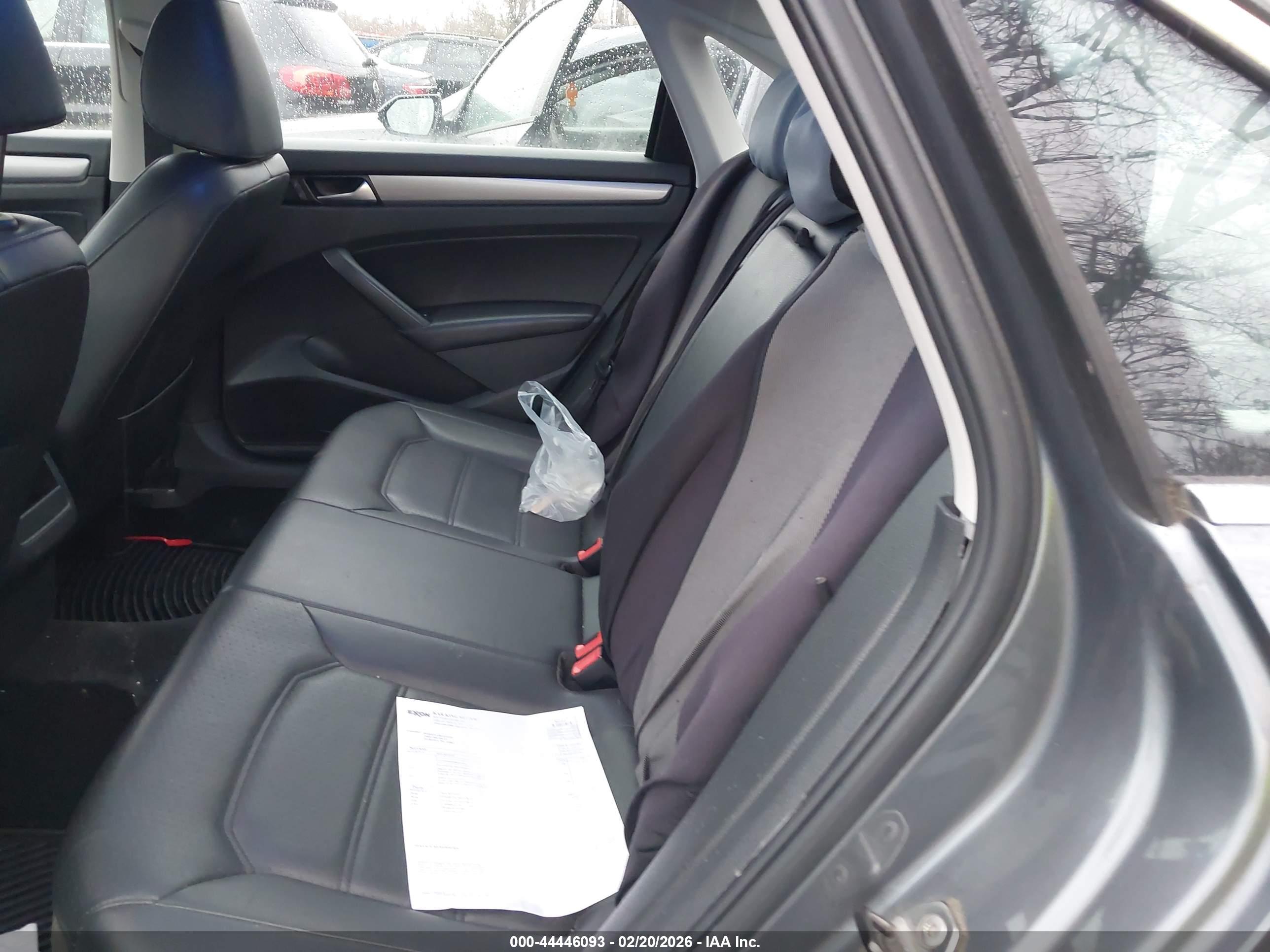 VOLKSWAGEN PASSAT image 8