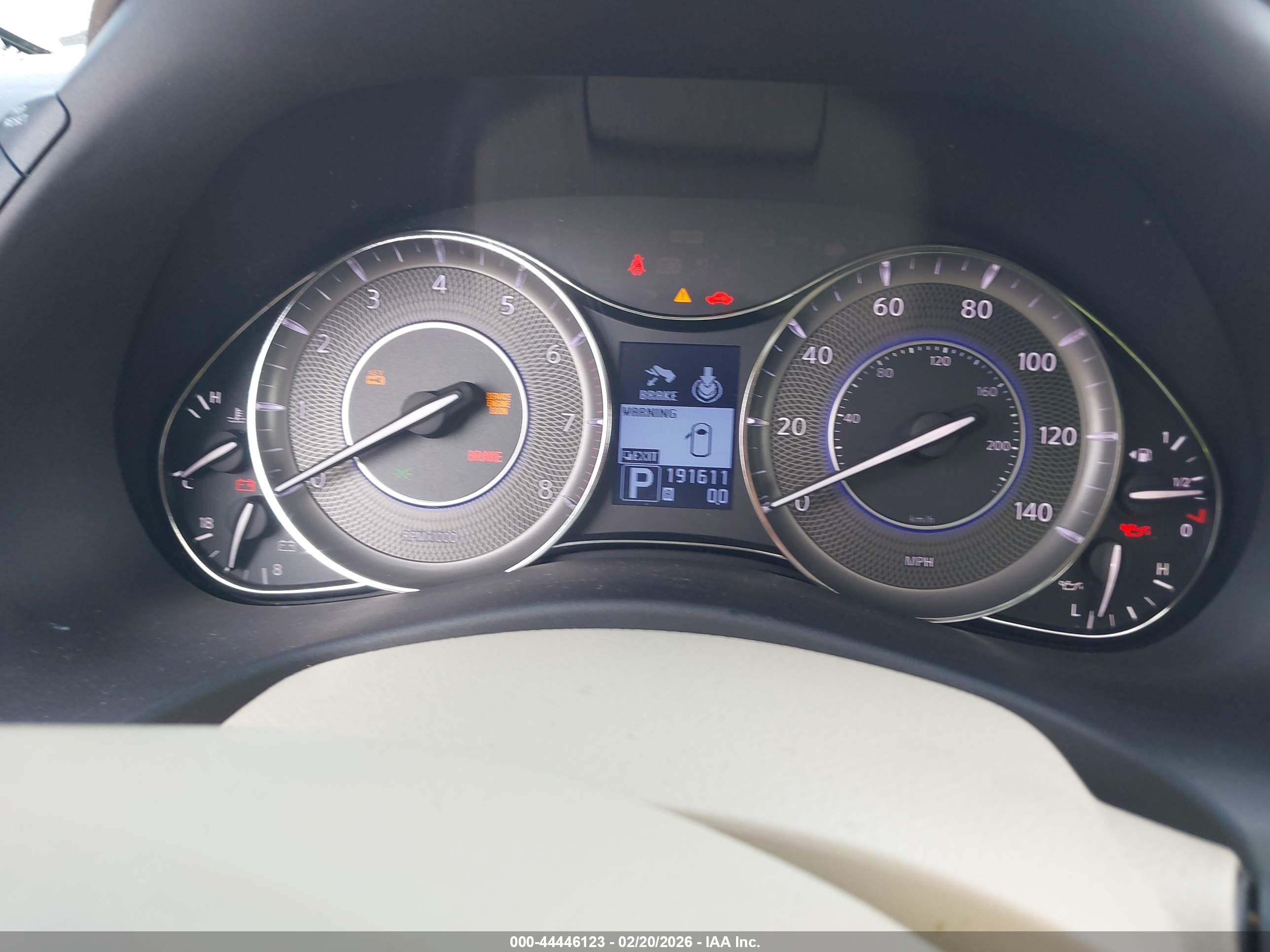 INFINITI QX56 image 7