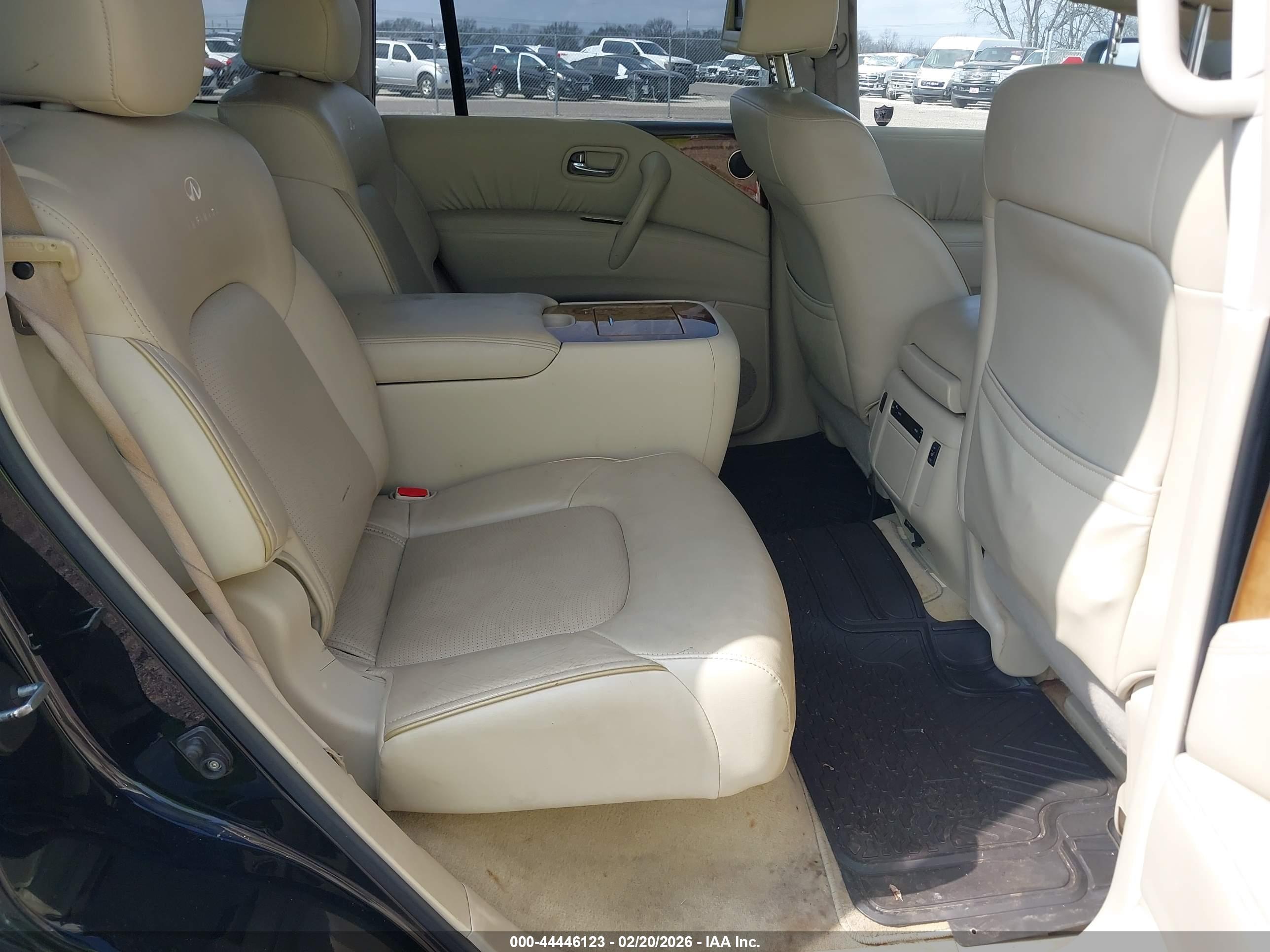 INFINITI QX56 image 8