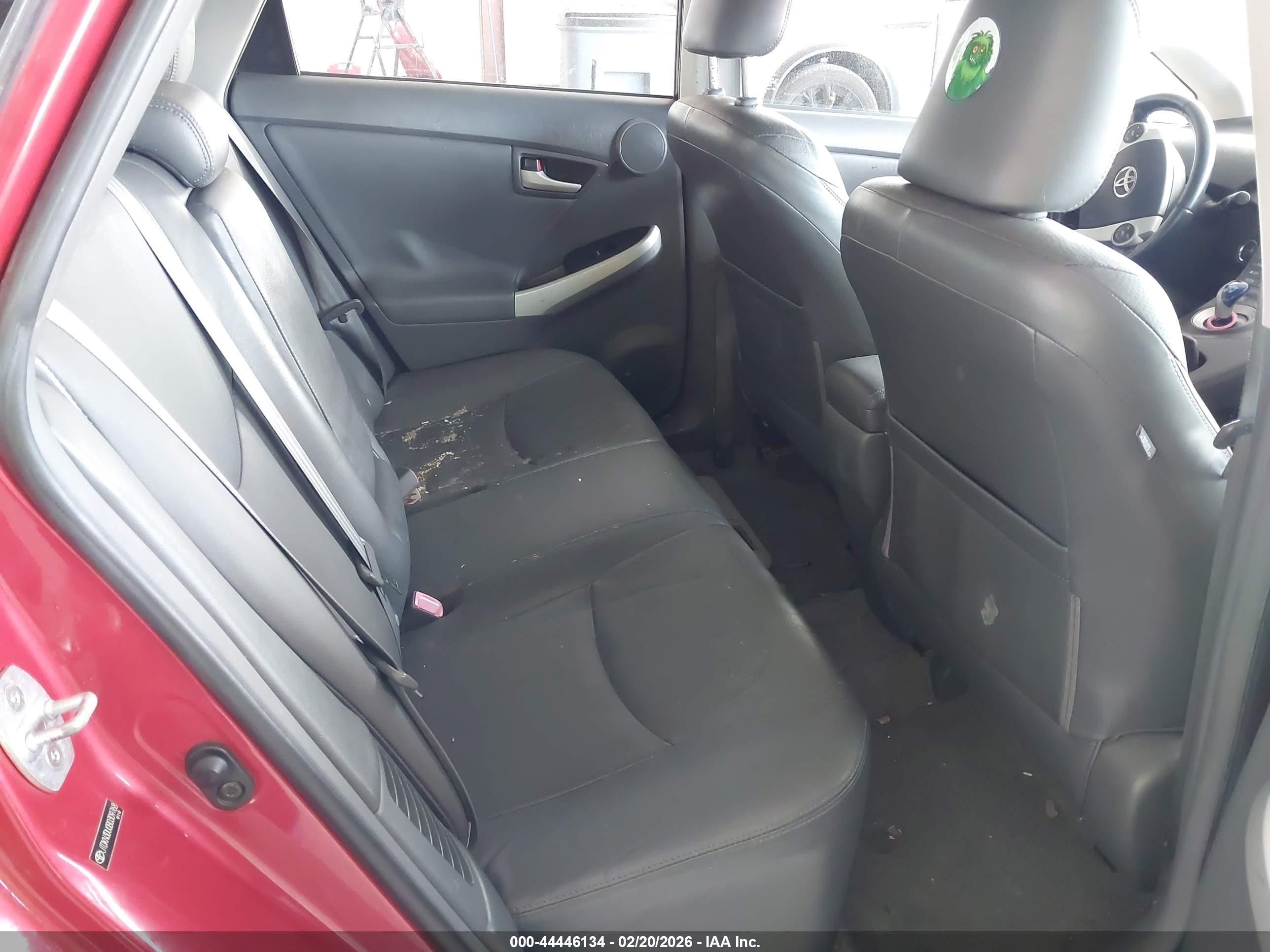TOYOTA PRIUS image 8