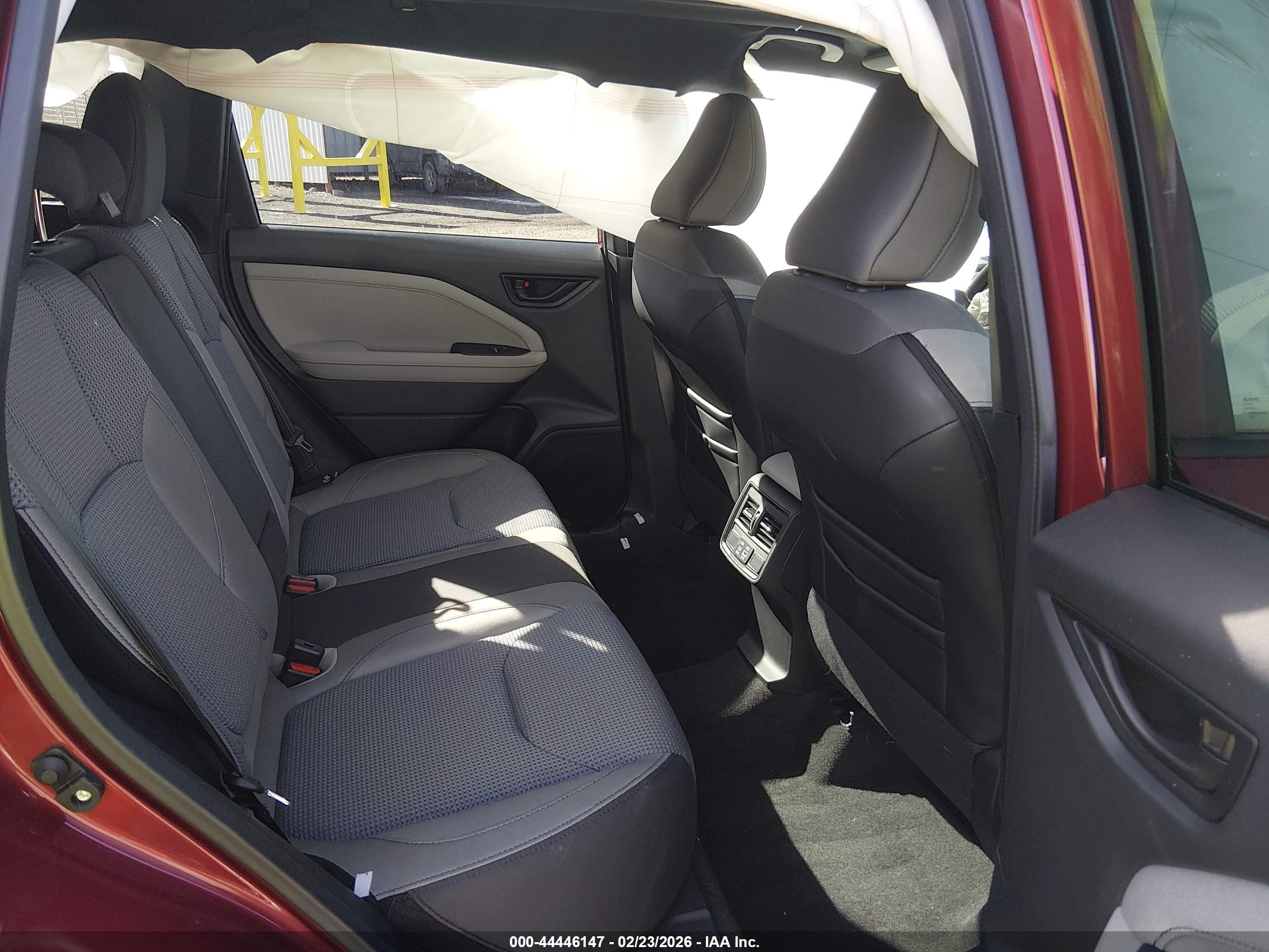SUBARU FORESTER image 8