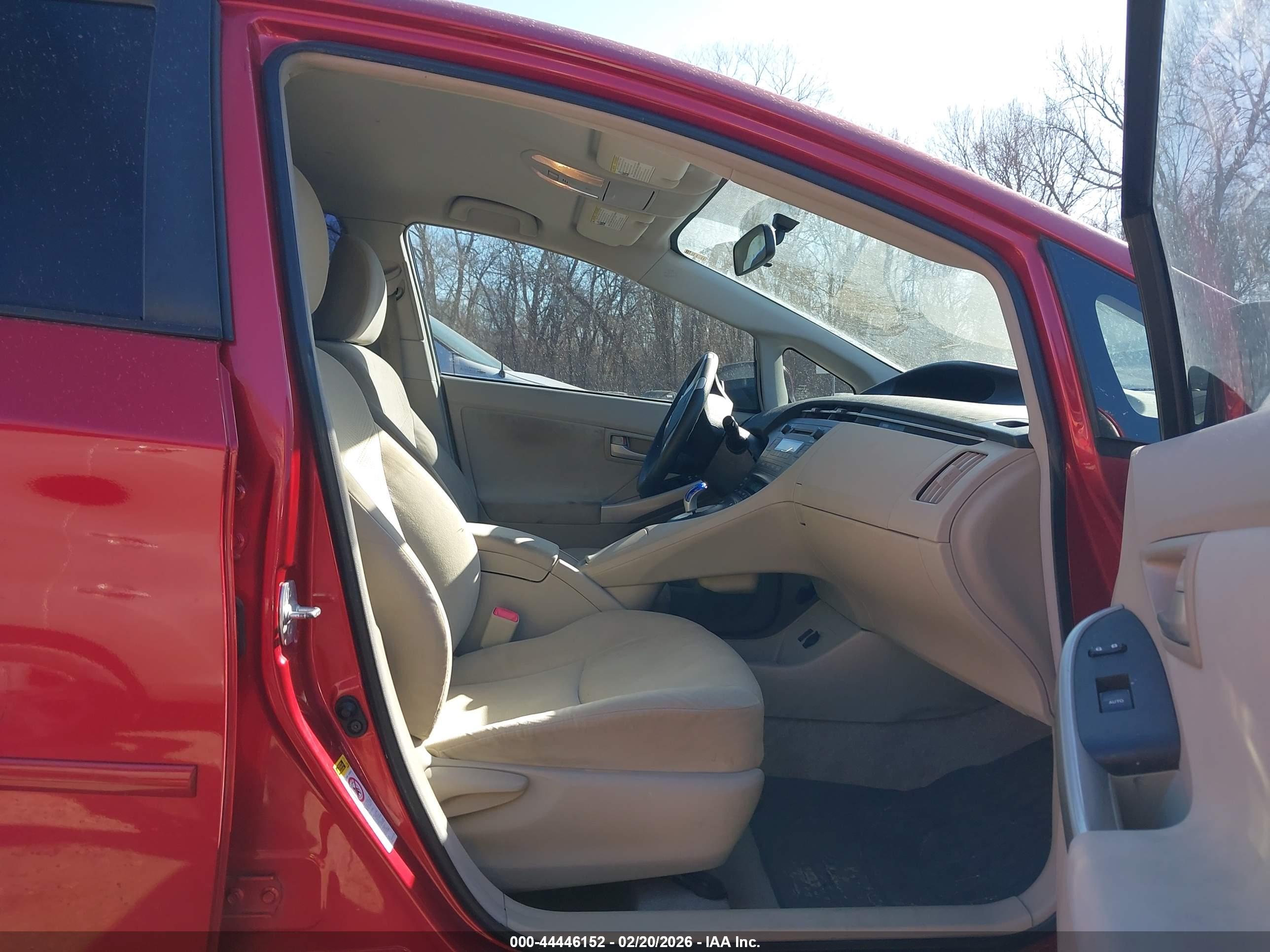 TOYOTA PRIUS image 5