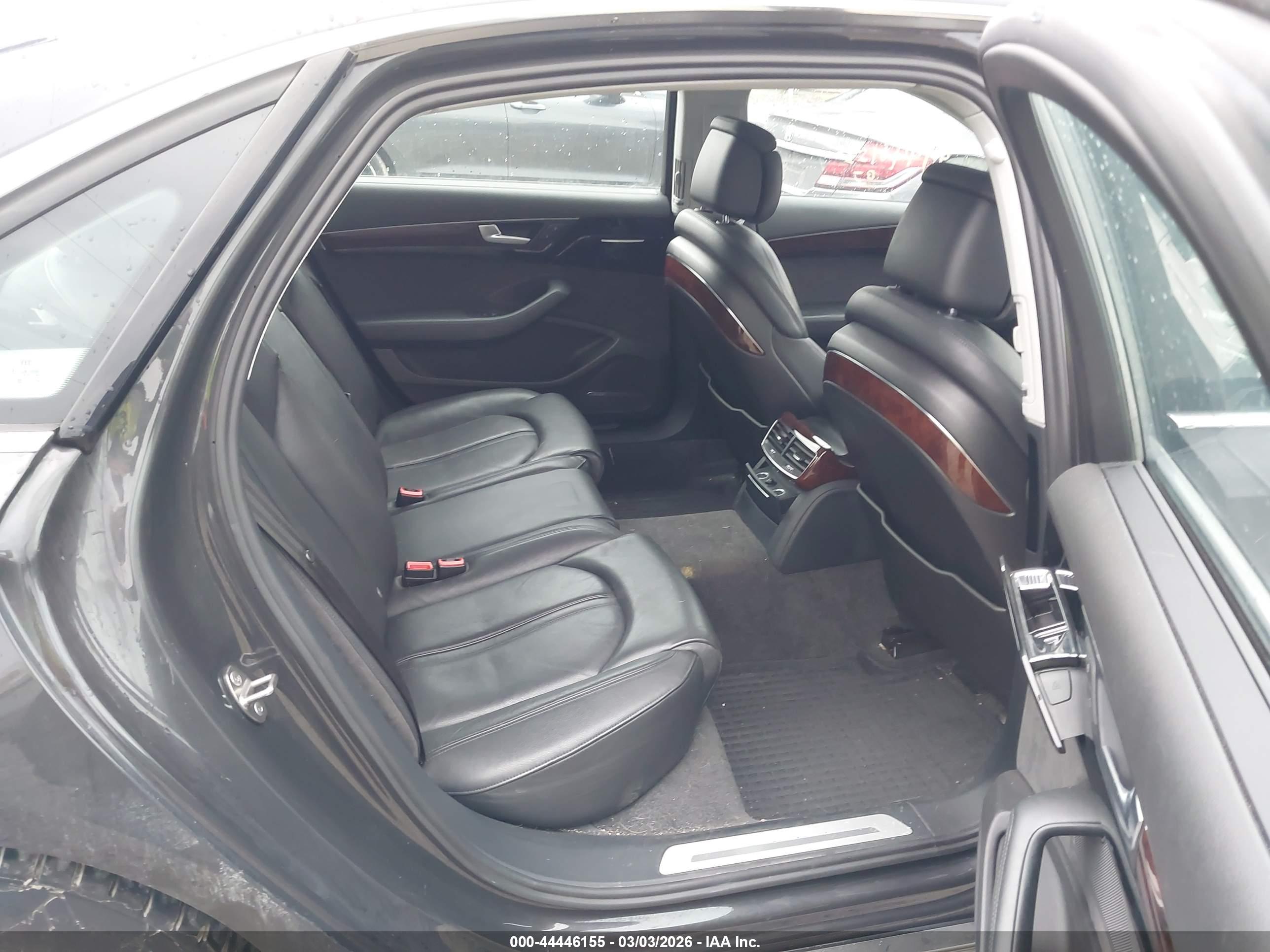 AUDI A8 image 8