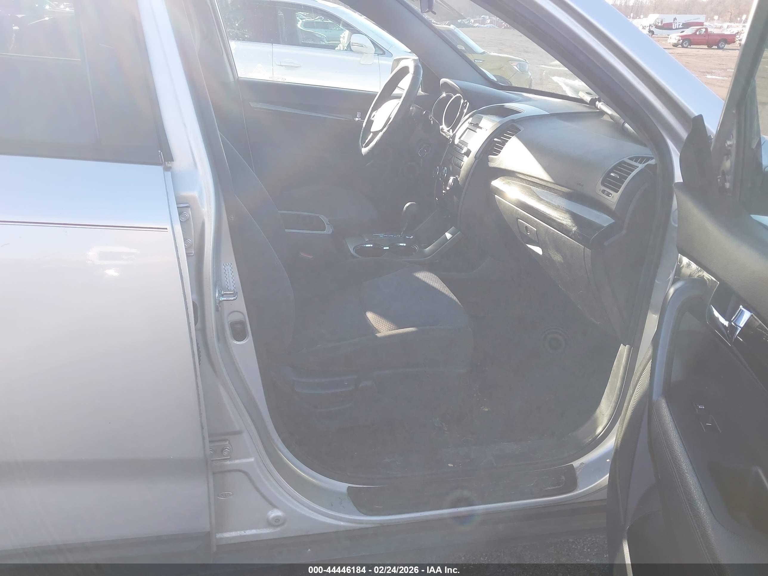 KIA SORENTO image 5