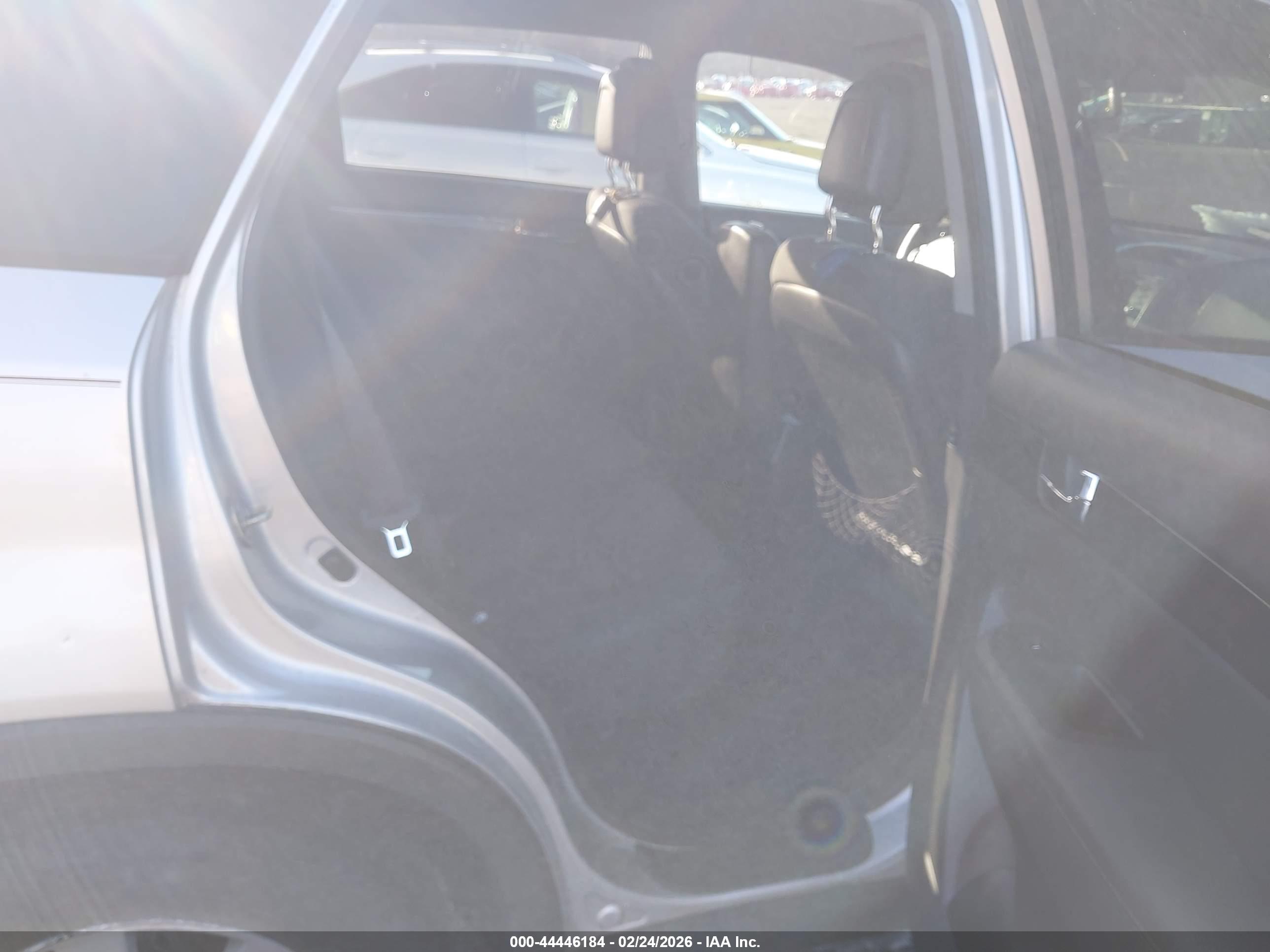 KIA SORENTO image 8