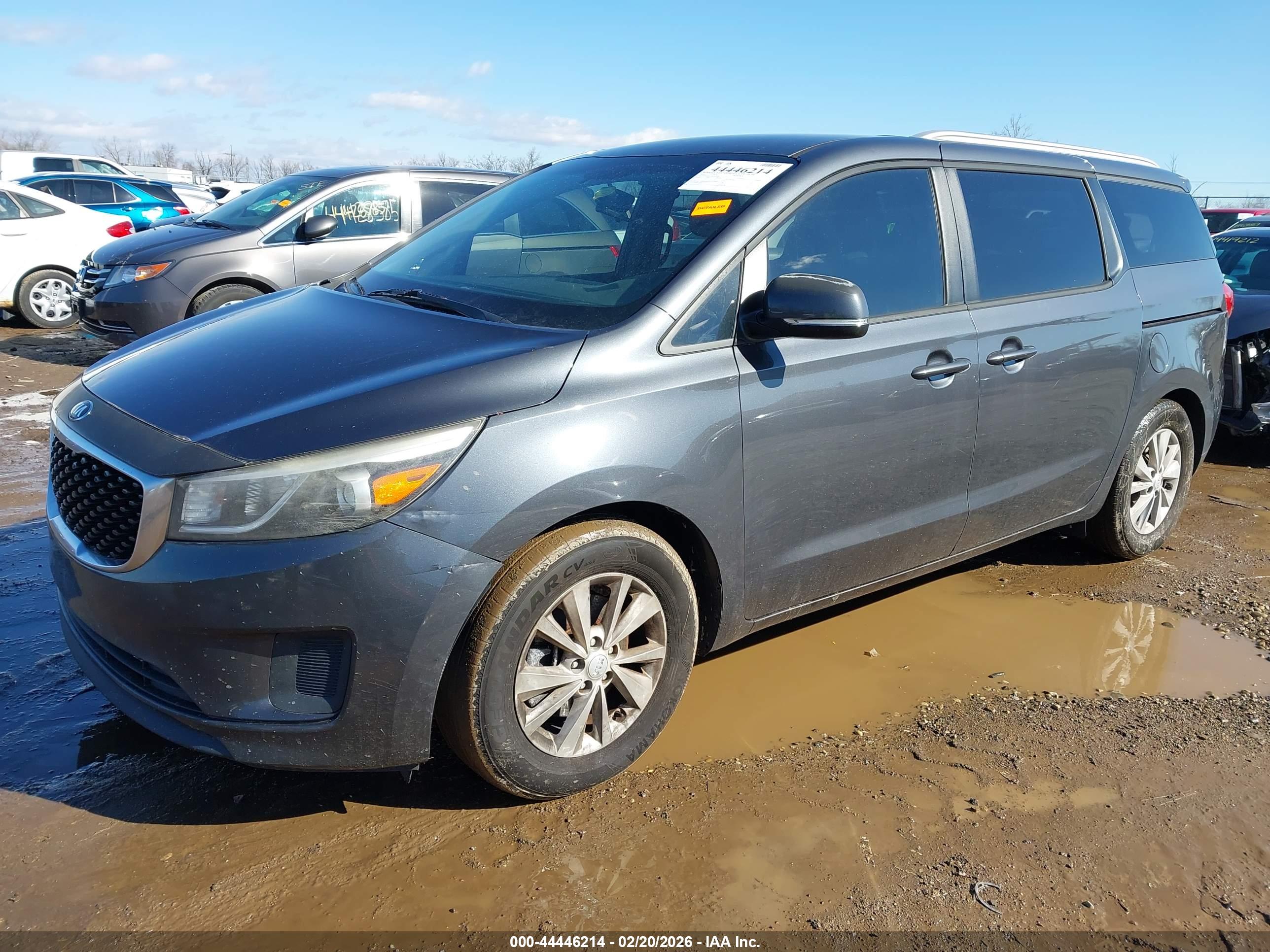 KIA SEDONA image 2