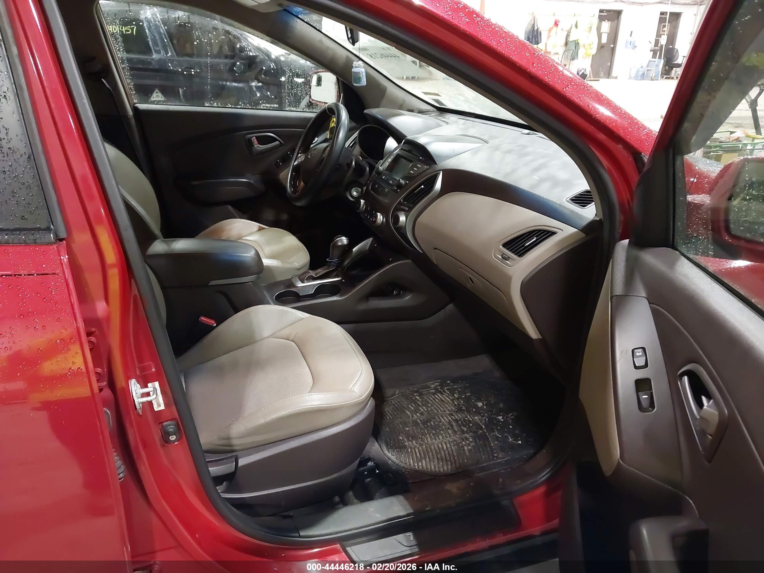 HYUNDAI TUCSON image 5