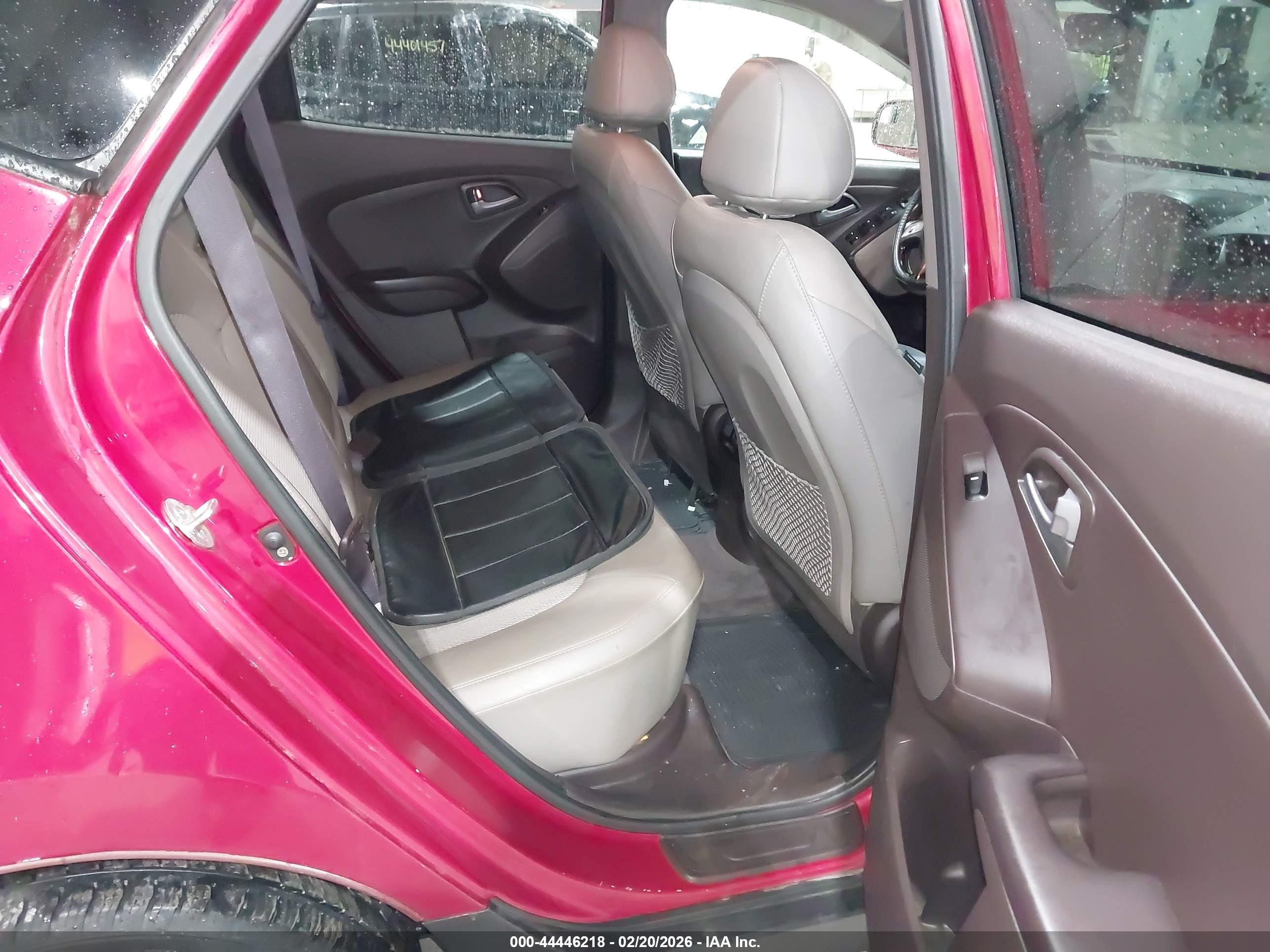 HYUNDAI TUCSON image 8