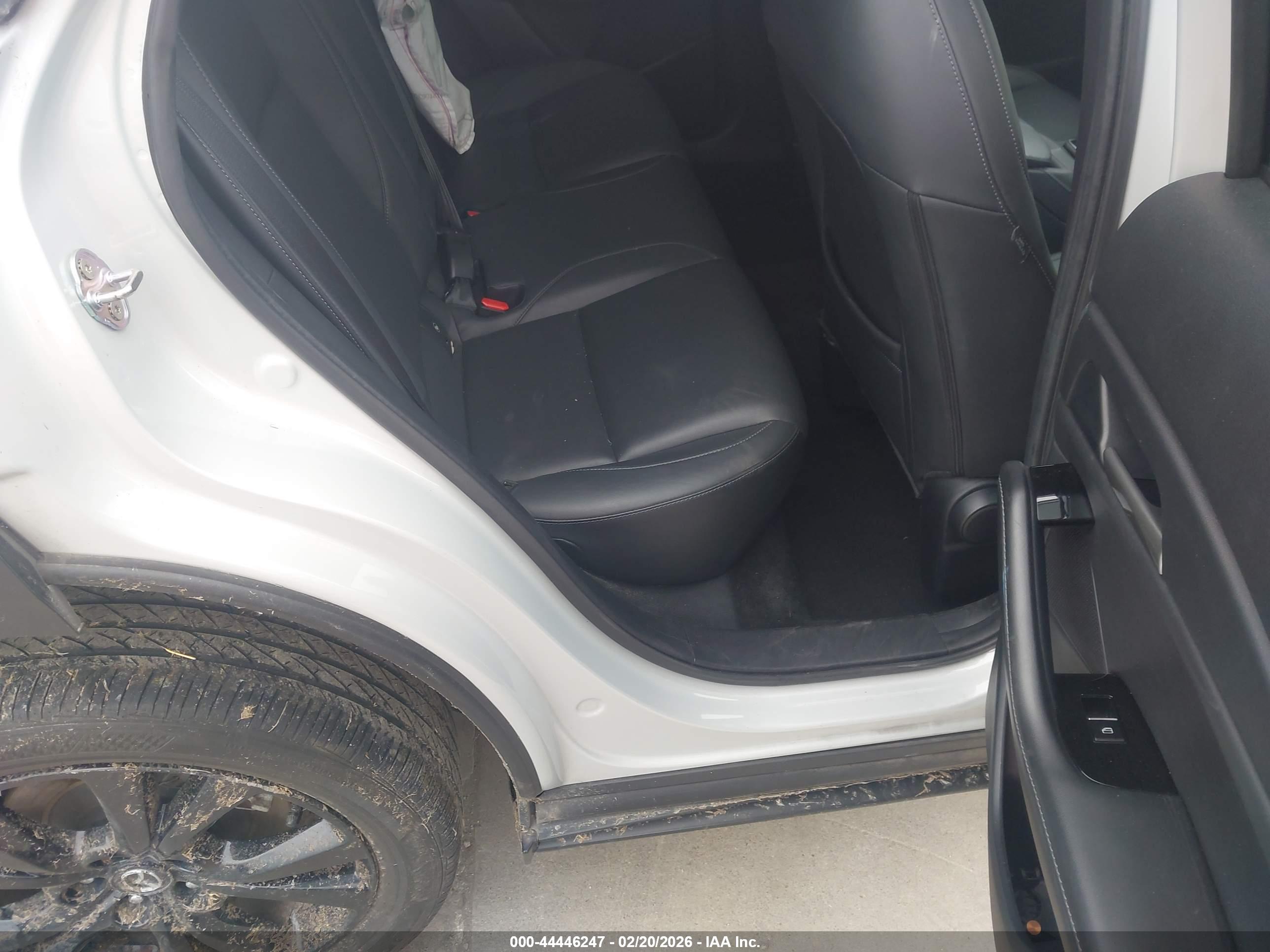 MAZDA CX-30 image 8